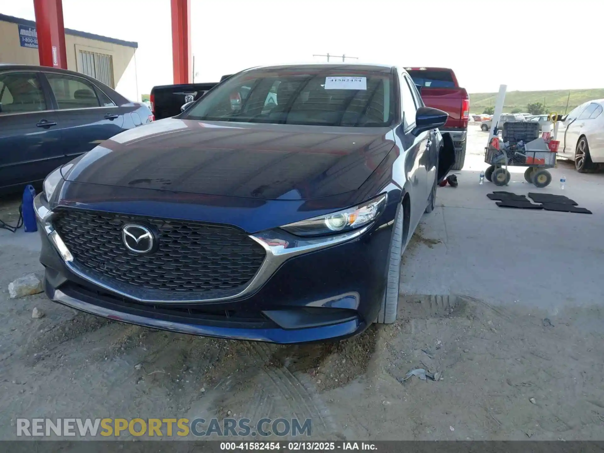 2 fotografías del automóvil dañado 3MZBPAAM4RM423330 MAZDA MAZDA3 2024