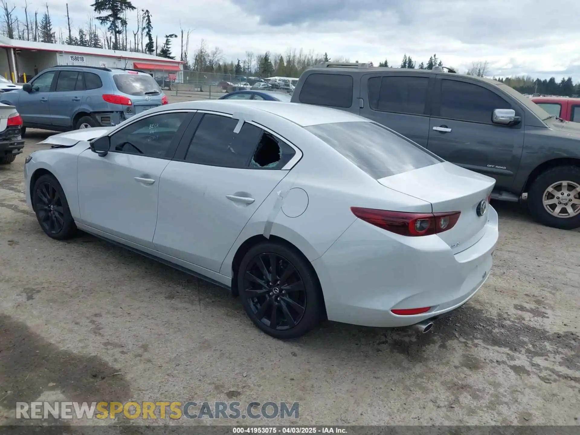 3 fotografías del automóvil dañado 3MZBPABM3RM412205 MAZDA MAZDA3 2024