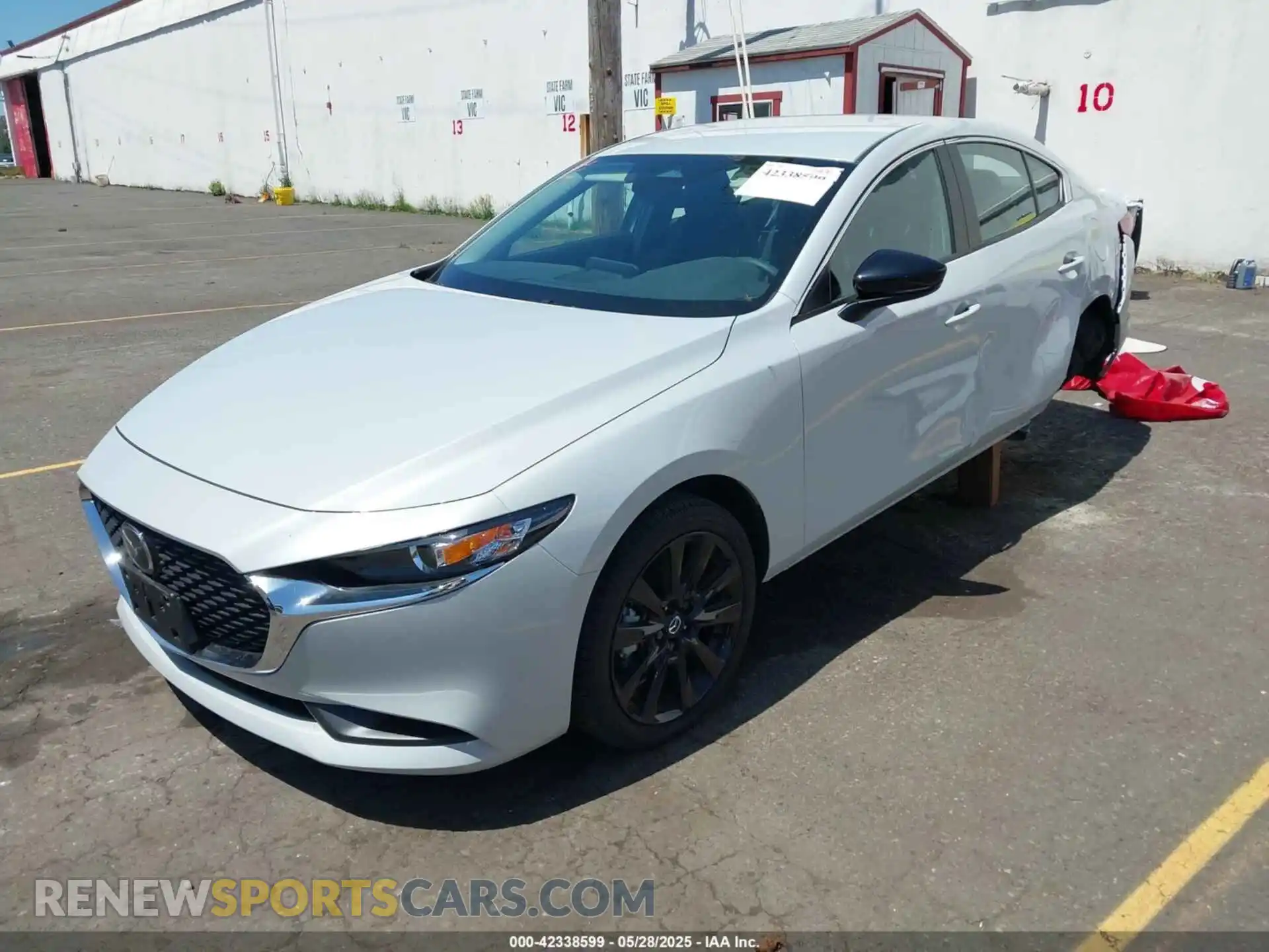 2 fotografías del automóvil dañado 3MZBPABM8RM437245 MAZDA MAZDA3 2024
