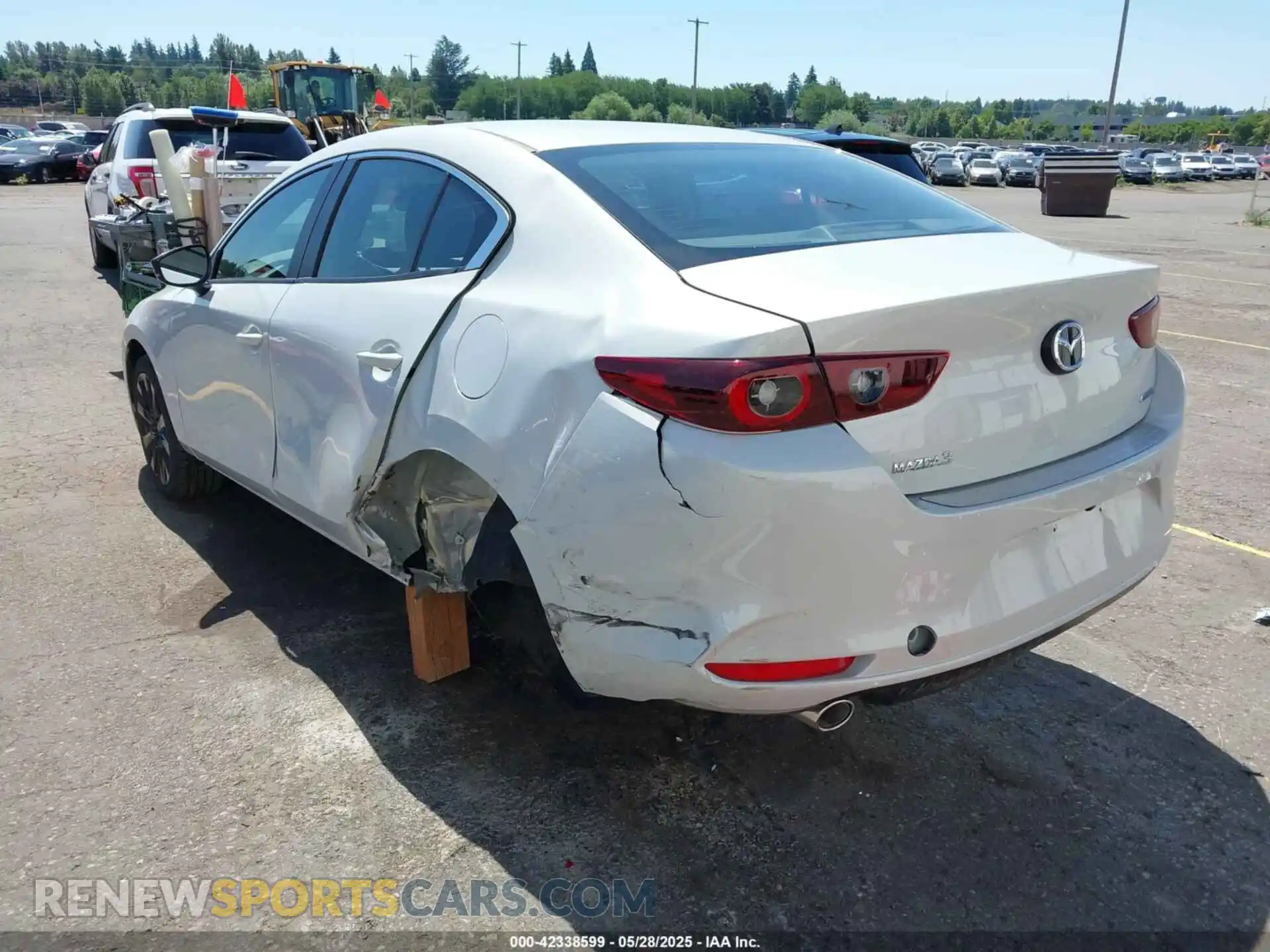 3 fotografías del automóvil dañado 3MZBPABM8RM437245 MAZDA MAZDA3 2024