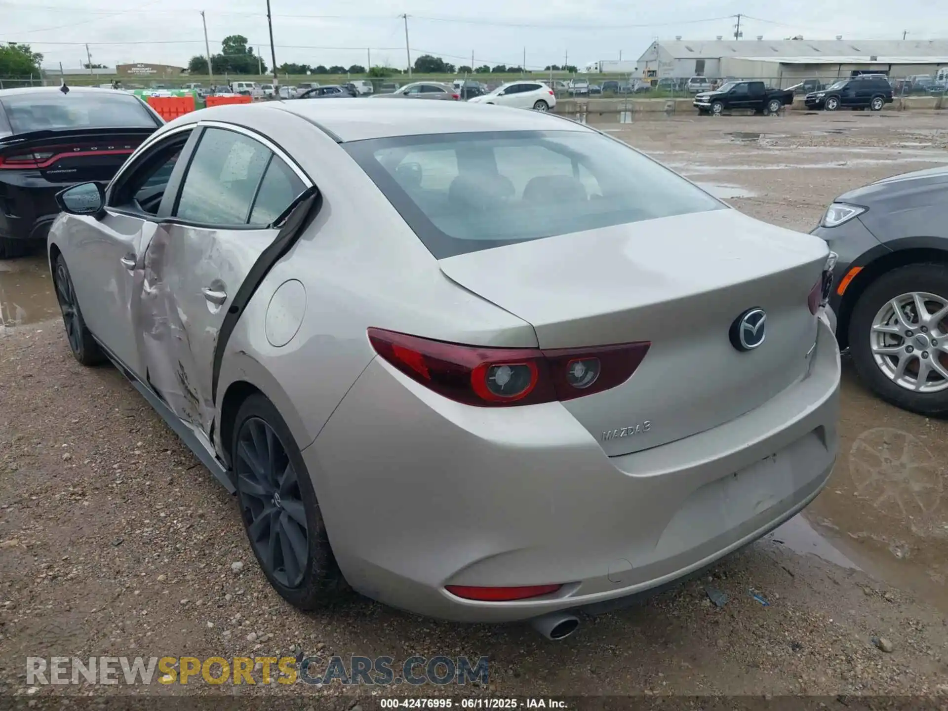 3 fotografías del automóvil dañado 3MZBPABM9RM426674 MAZDA MAZDA3 2024