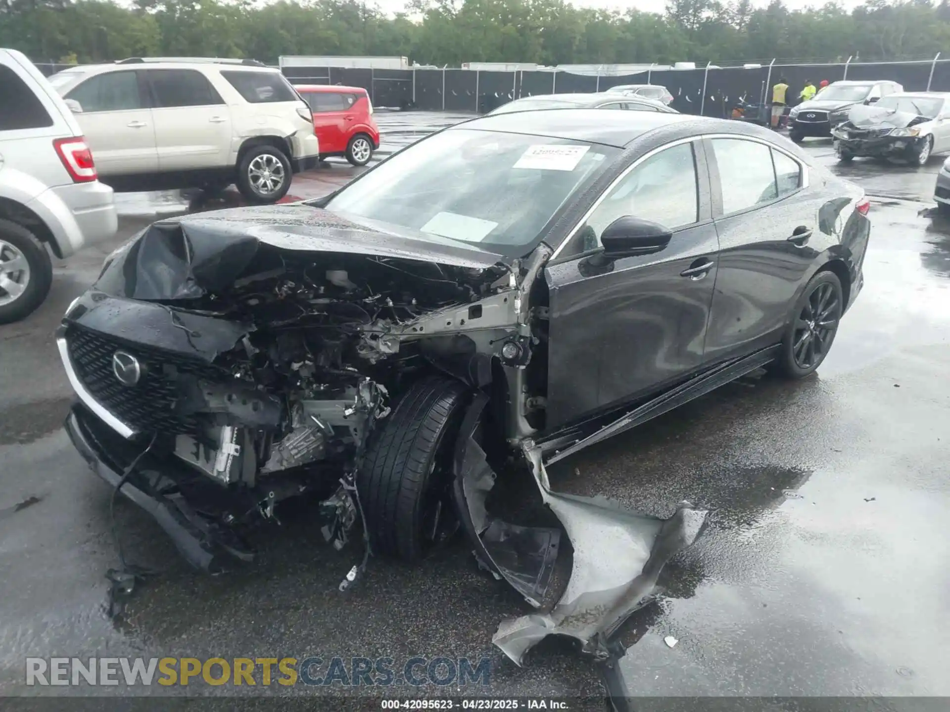 2 fotografías del automóvil dañado 3MZBPABM9RM431342 MAZDA MAZDA3 2024