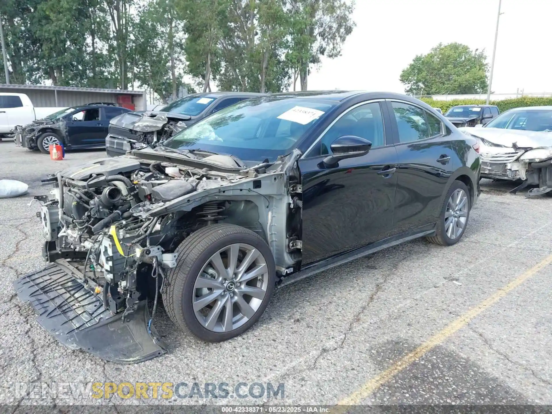 2 fotografías del automóvil dañado 3MZBPACM0RM417120 MAZDA MAZDA3 2024