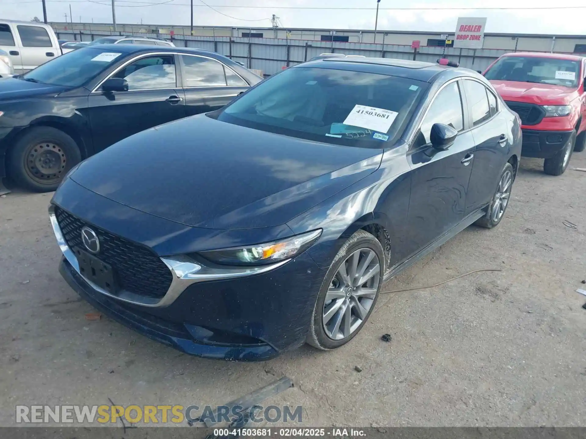 2 fotografías del automóvil dañado 3MZBPACM2RM415224 MAZDA MAZDA3 2024