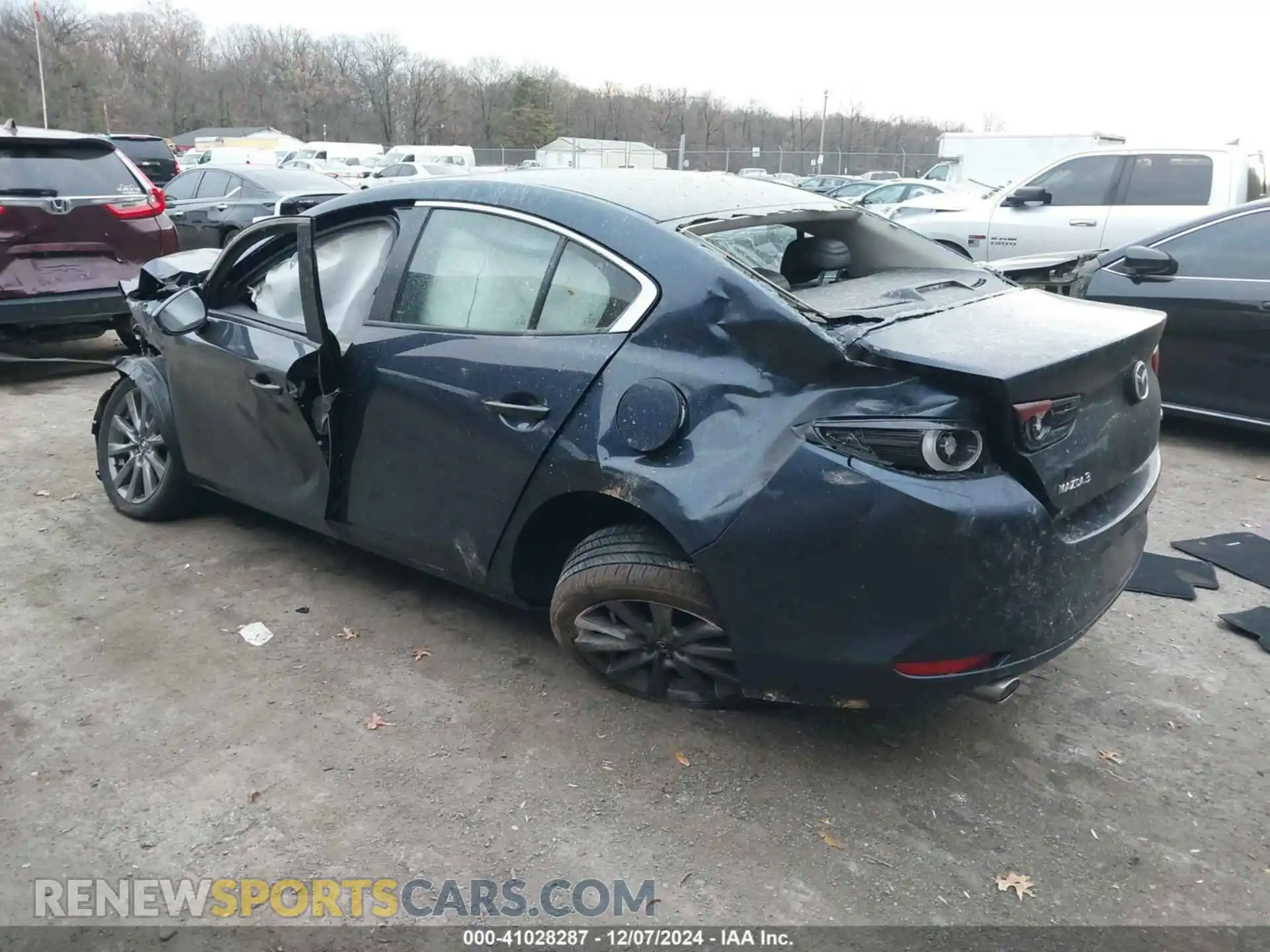 3 fotografías del automóvil dañado 3MZBPACM2RM423551 MAZDA MAZDA3 2024