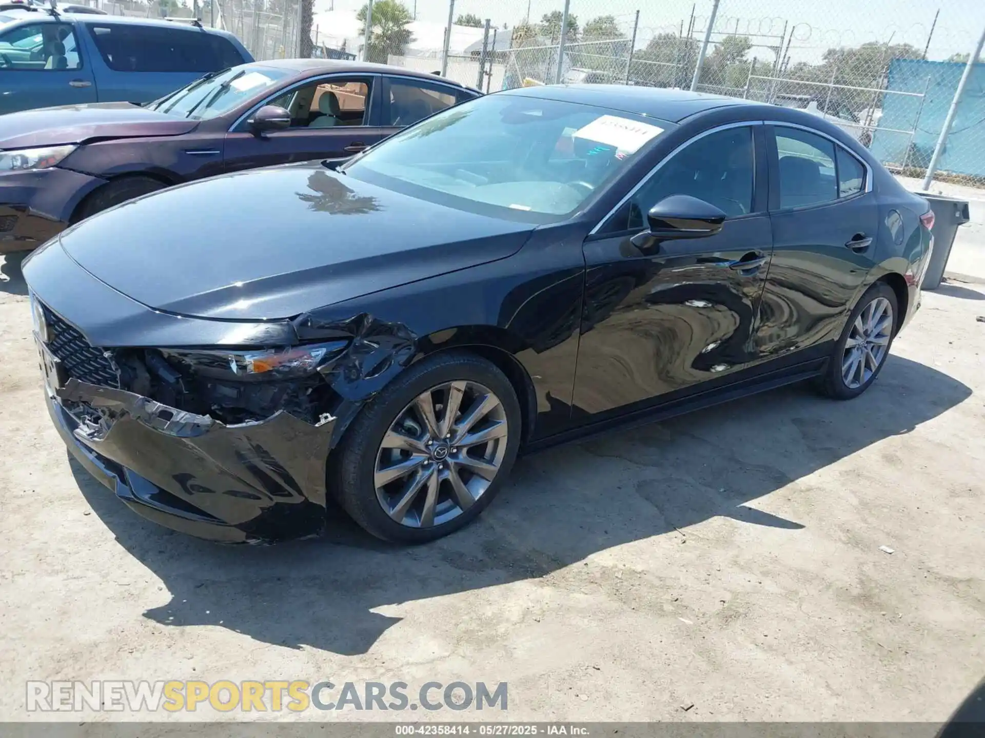2 fotografías del automóvil dañado 3MZBPACM3RM417418 MAZDA MAZDA3 2024