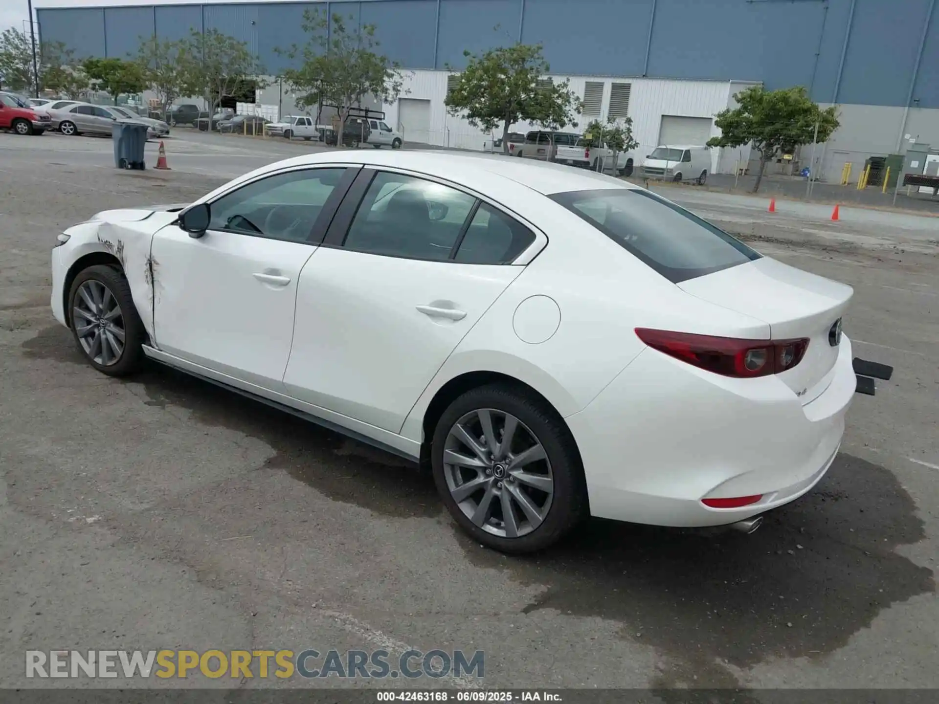 3 fotografías del automóvil dañado 3MZBPACM4RM425897 MAZDA MAZDA3 2024