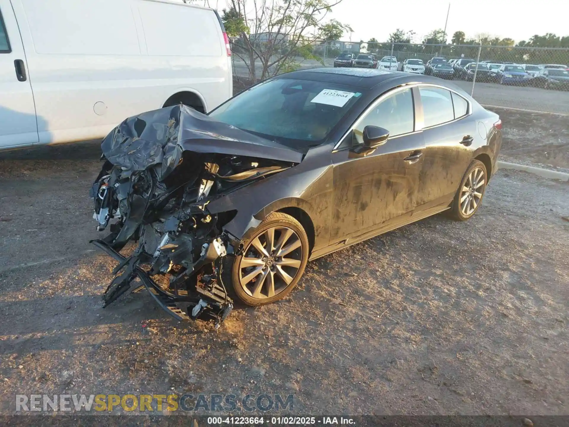 2 fotografías del automóvil dañado 3MZBPACM5RM402967 MAZDA MAZDA3 2024