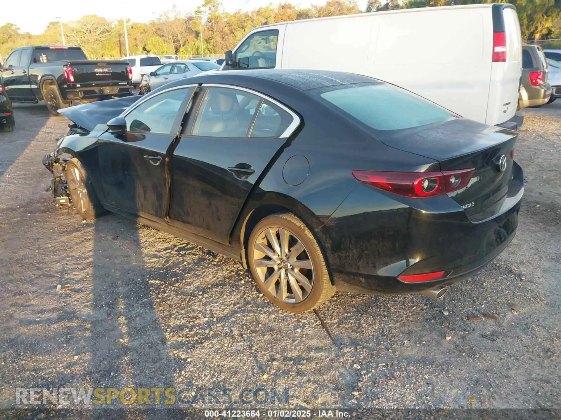 3 fotografías del automóvil dañado 3MZBPACM5RM402967 MAZDA MAZDA3 2024
