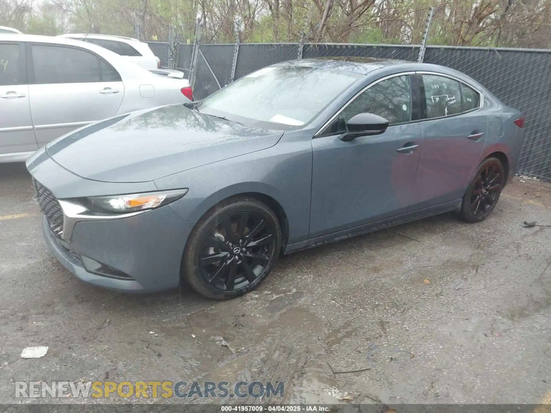 2 fotografías del automóvil dañado 3MZBPBCM0RM410710 MAZDA MAZDA3 2024