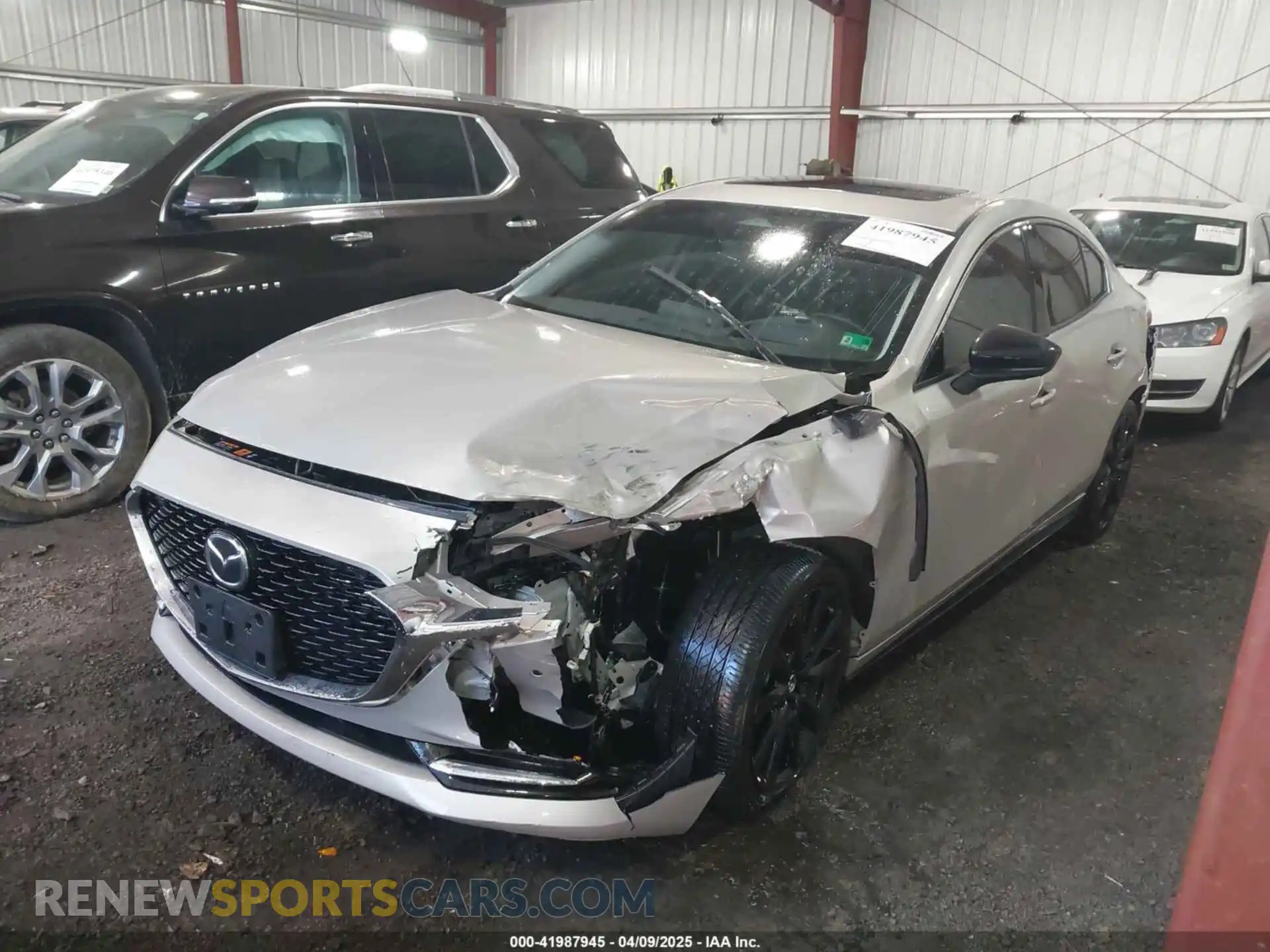2 fotografías del automóvil dañado 3MZBPBEY4RM411598 MAZDA MAZDA3 2024