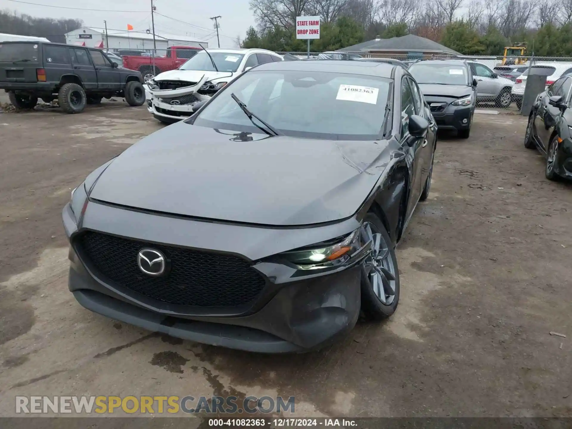 2 fotografías del automóvil dañado JM1BPALM7R1654641 MAZDA MAZDA3 2024