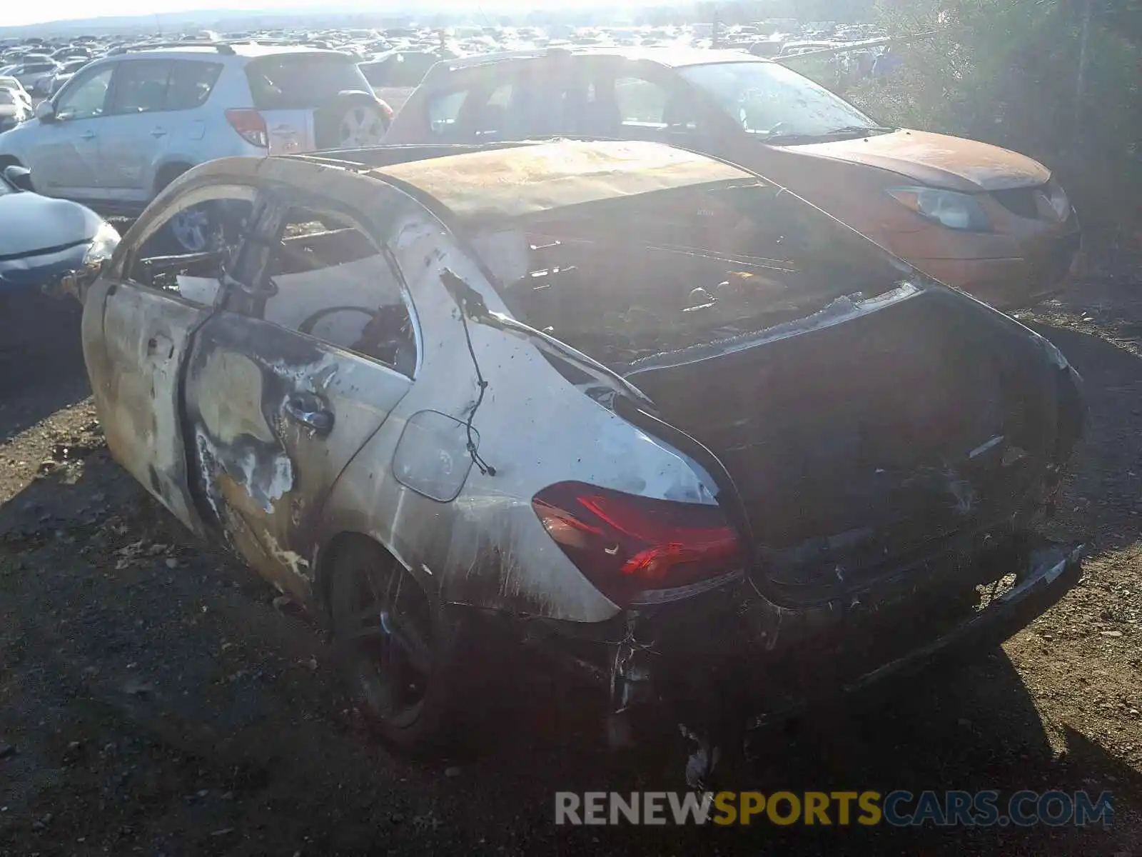 3 Фотография поврежденного автомобиля WDD3G4FB7KW020003 MERCEDES-BENZ A 220 2019