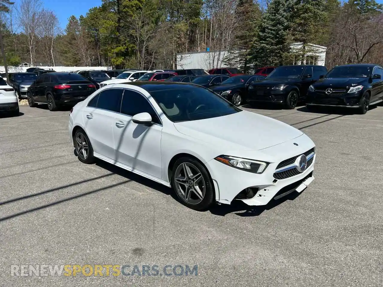2 fotografías del automóvil dañado WDD3G4EB1KW035923 MERCEDES-BENZ A-CLASS 2019