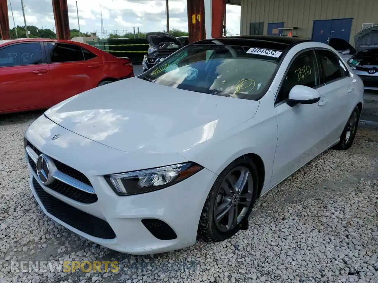 2 fotografías del automóvil dañado W1K3G4EB3LW043264 MERCEDES-BENZ A-CLASS 2020