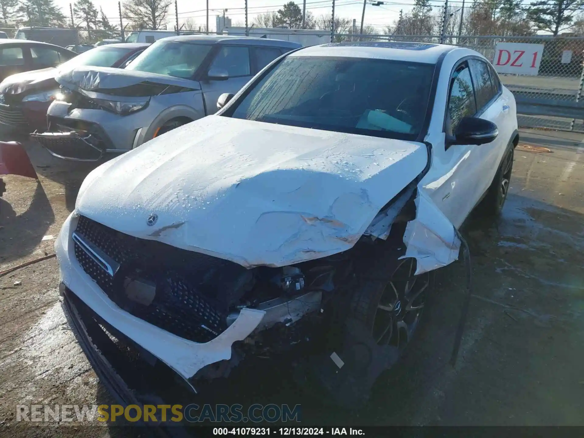 2 Фотография поврежденного автомобиля WDC0J6EB8KF637853 MERCEDES-BENZ AMG GLC 43 COUPE 2019