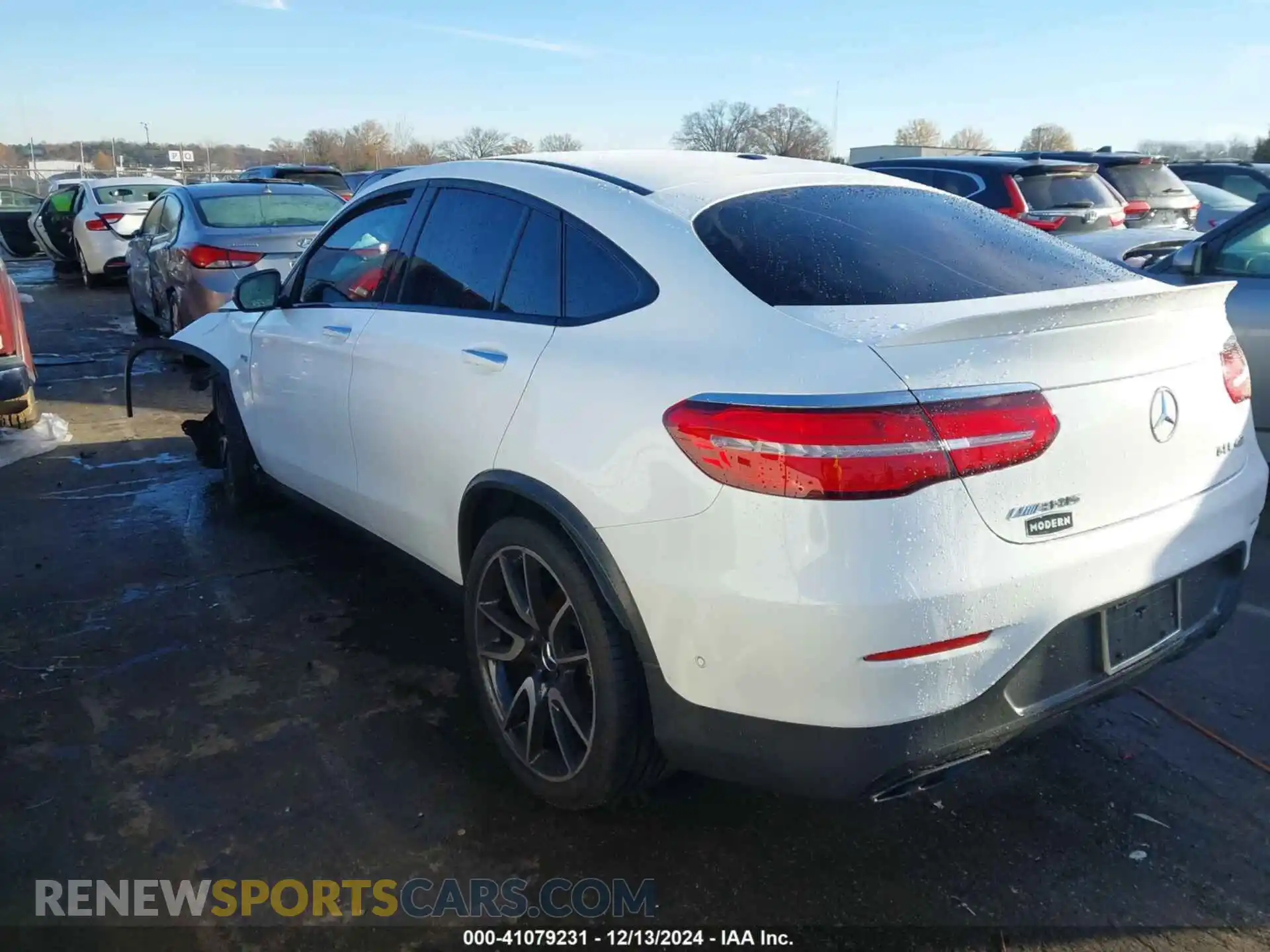 3 Фотография поврежденного автомобиля WDC0J6EB8KF637853 MERCEDES-BENZ AMG GLC 43 COUPE 2019