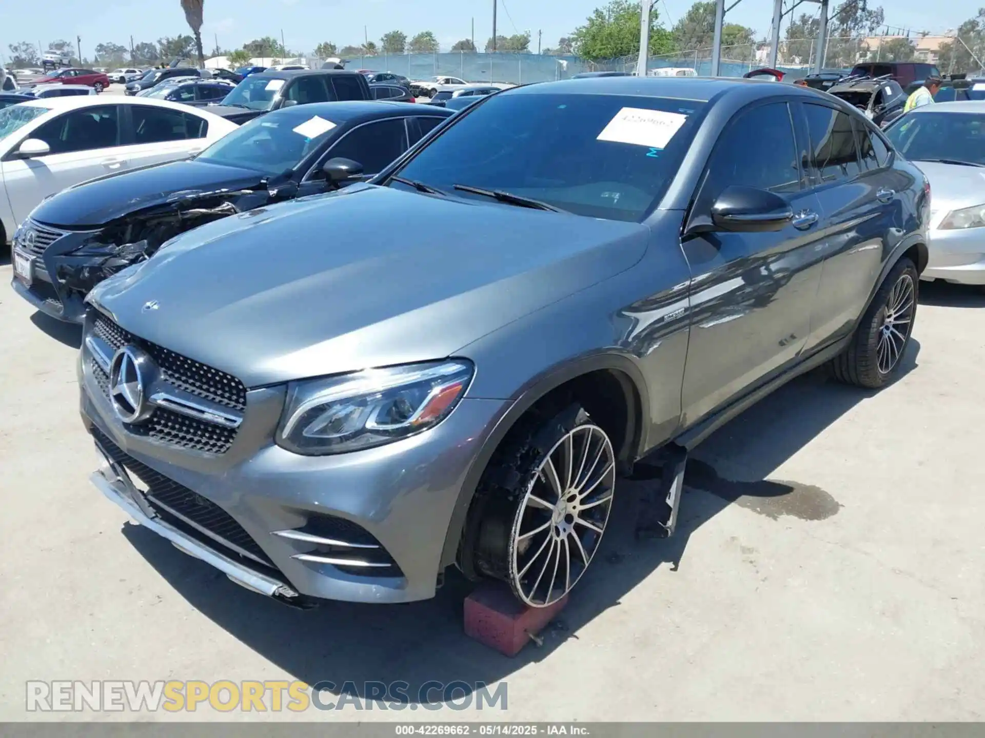 2 Фотография поврежденного автомобиля WDC0J6EBXKF596349 MERCEDES-BENZ AMG GLC 43 COUPE 2019