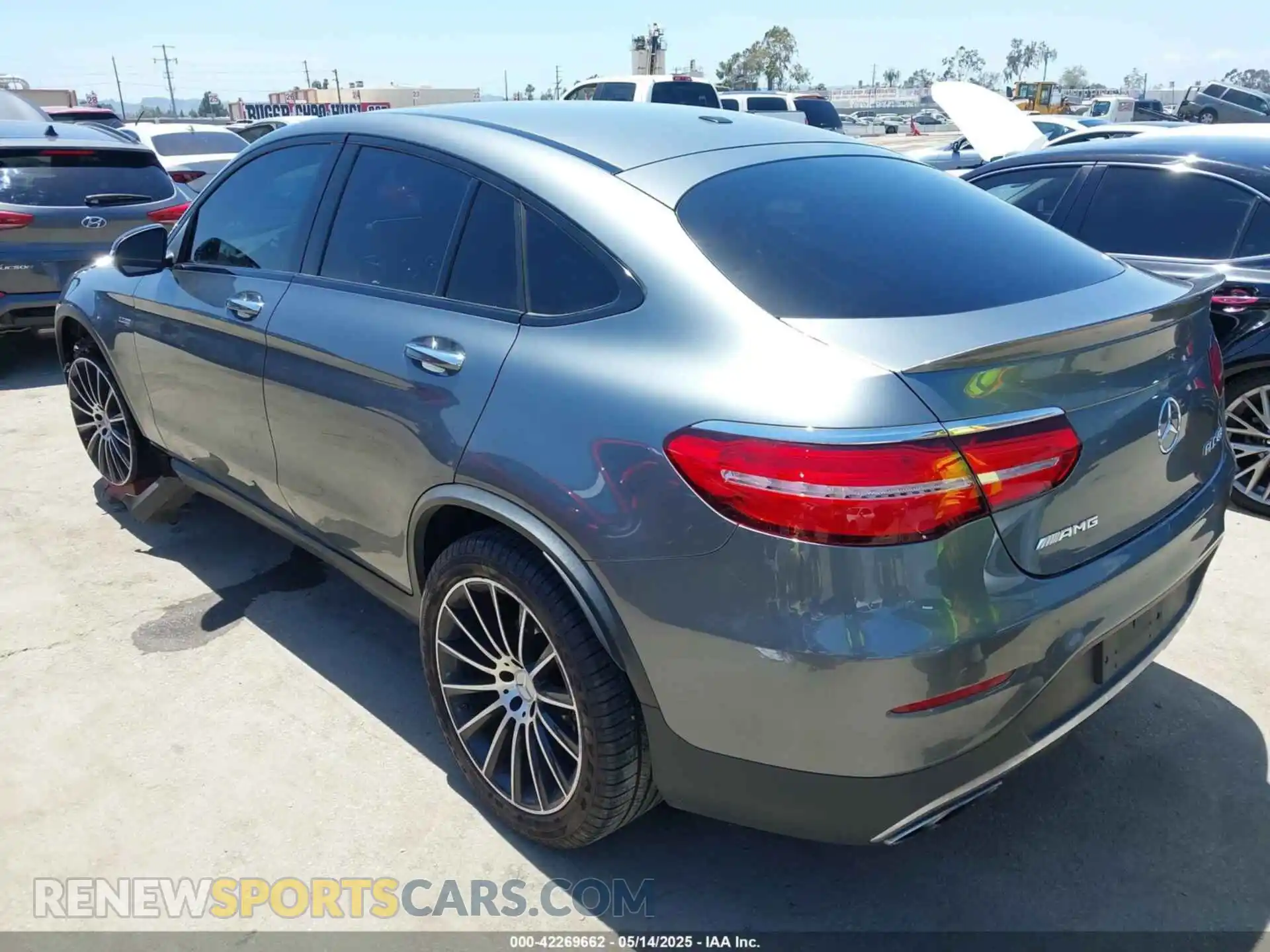 3 Фотография поврежденного автомобиля WDC0J6EBXKF596349 MERCEDES-BENZ AMG GLC 43 COUPE 2019