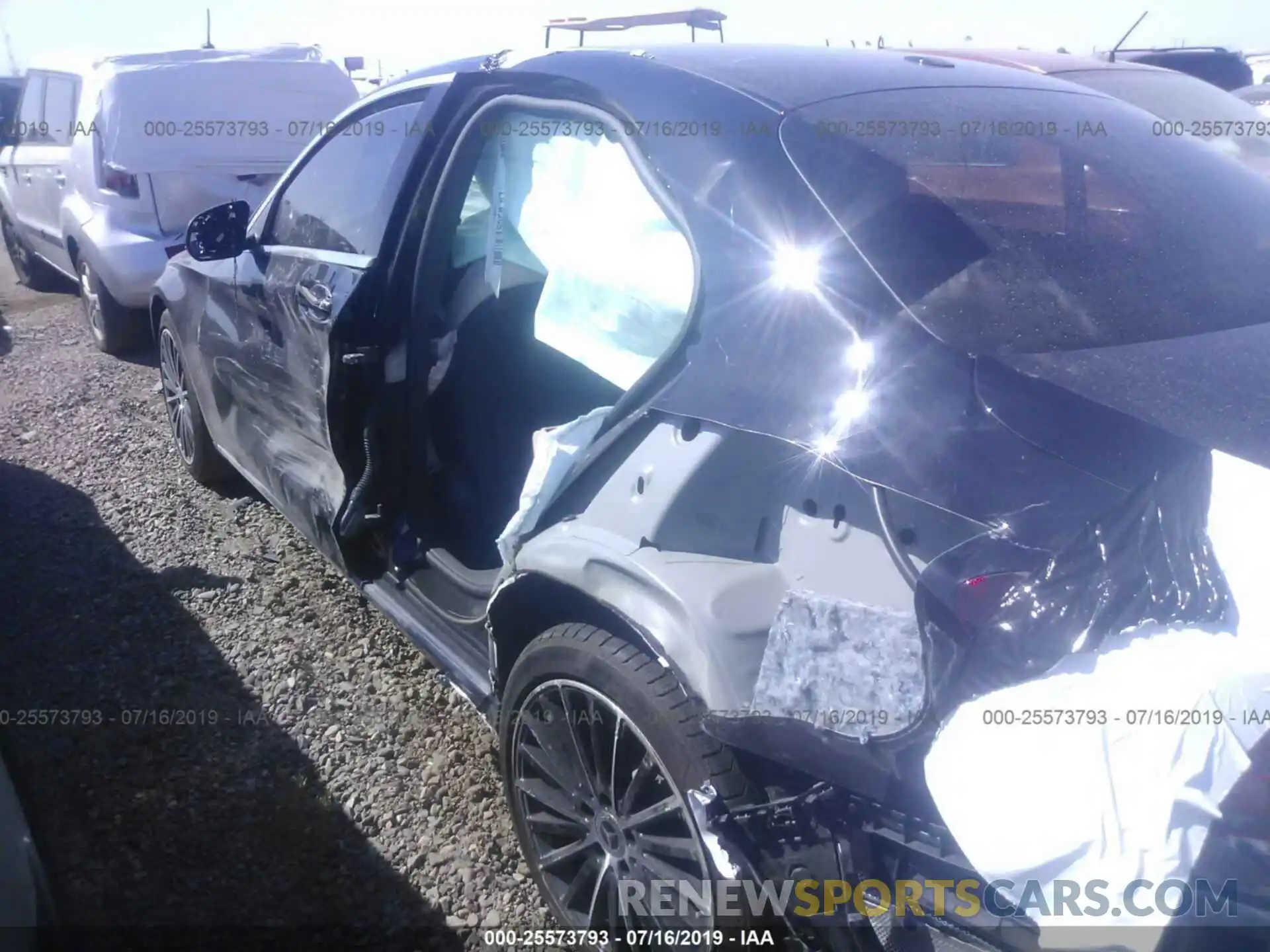 6 Photograph of a damaged car 55SWF8DB0KU289452 MERCEDES-BENZ C 2019