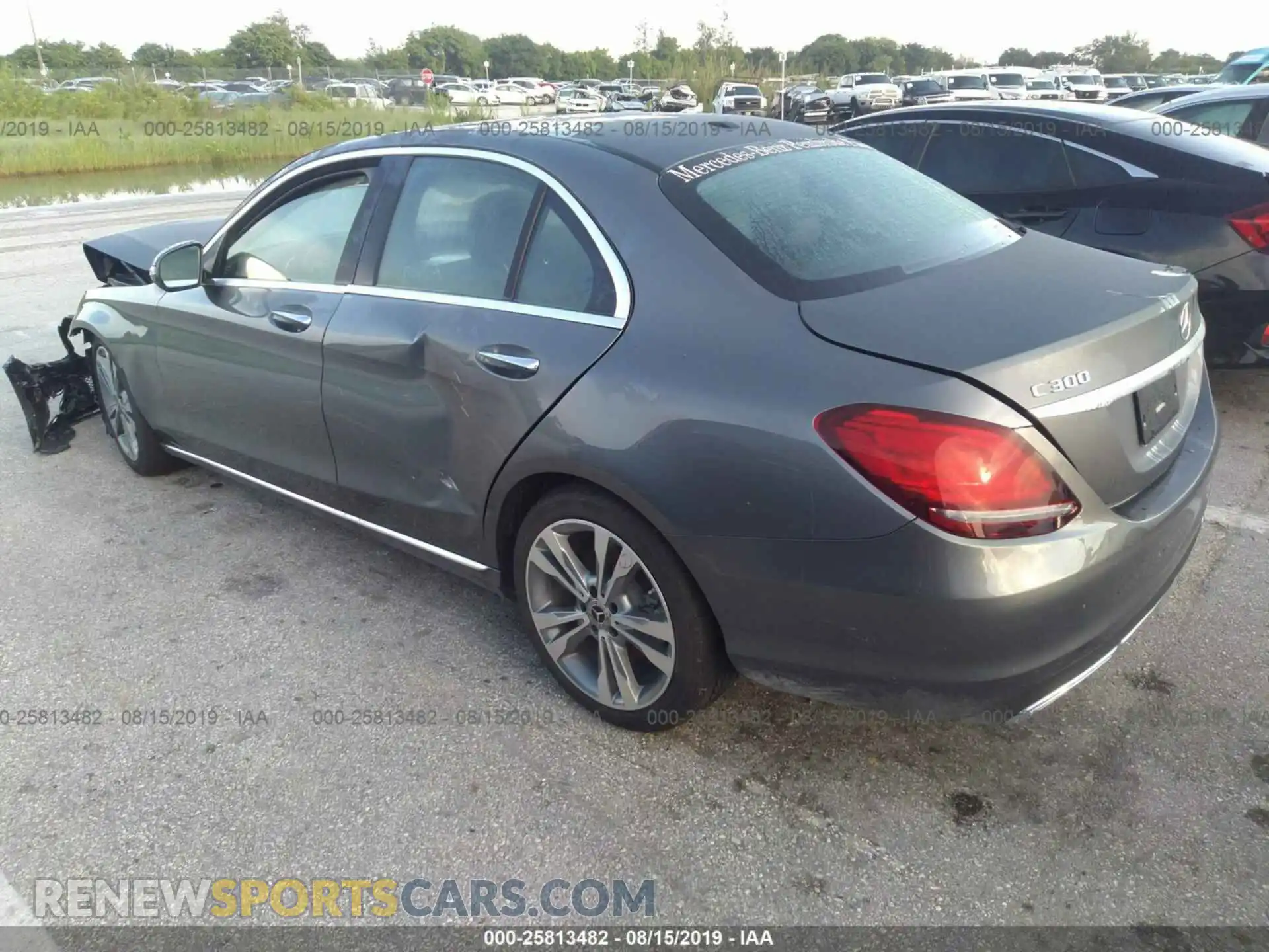 3 Photograph of a damaged car 55SWF8DB2KU293390 MERCEDES-BENZ C 2019