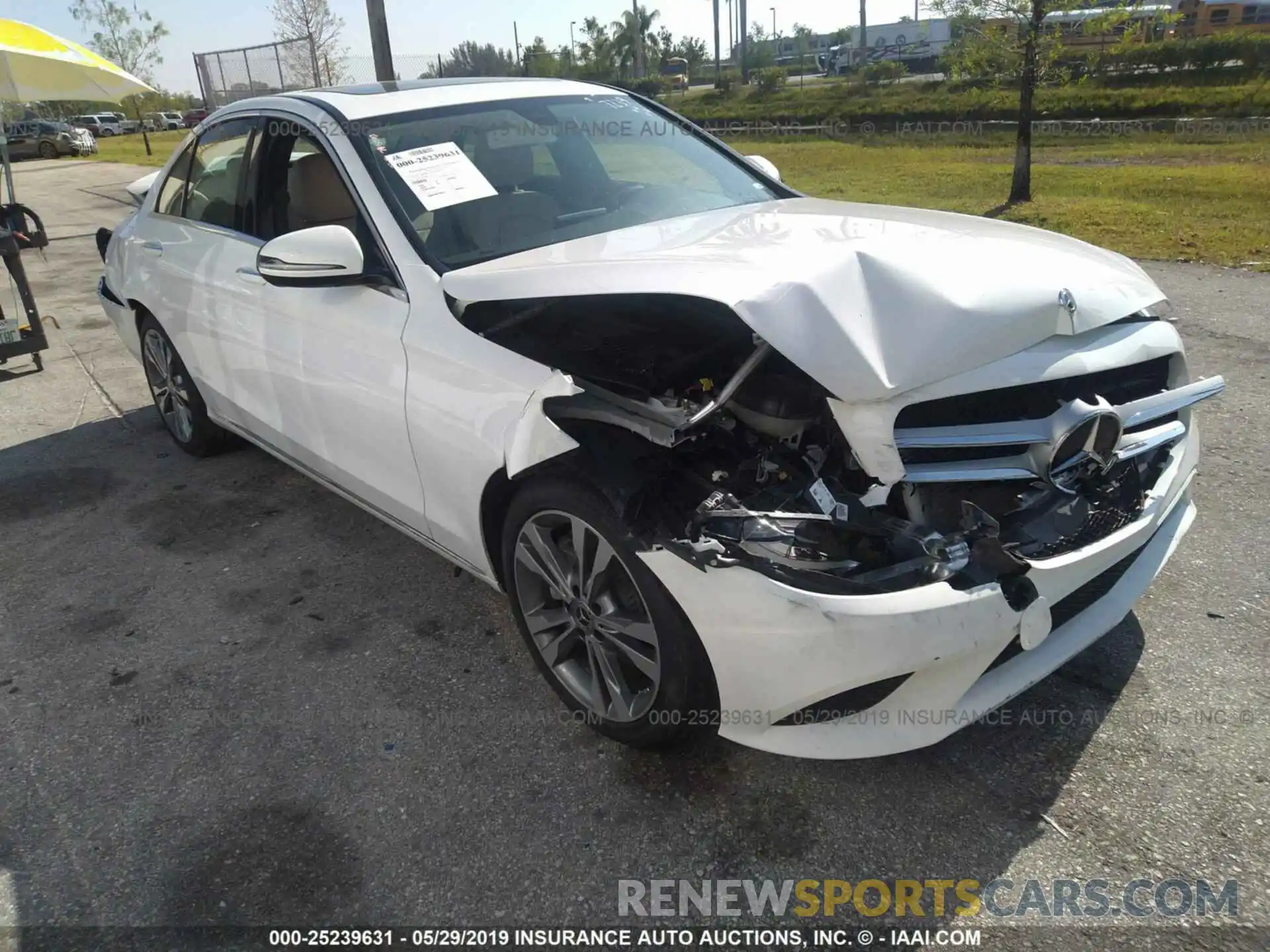 1 Photograph of a damaged car 55SWF8DB4KU307239 MERCEDES-BENZ C 2019