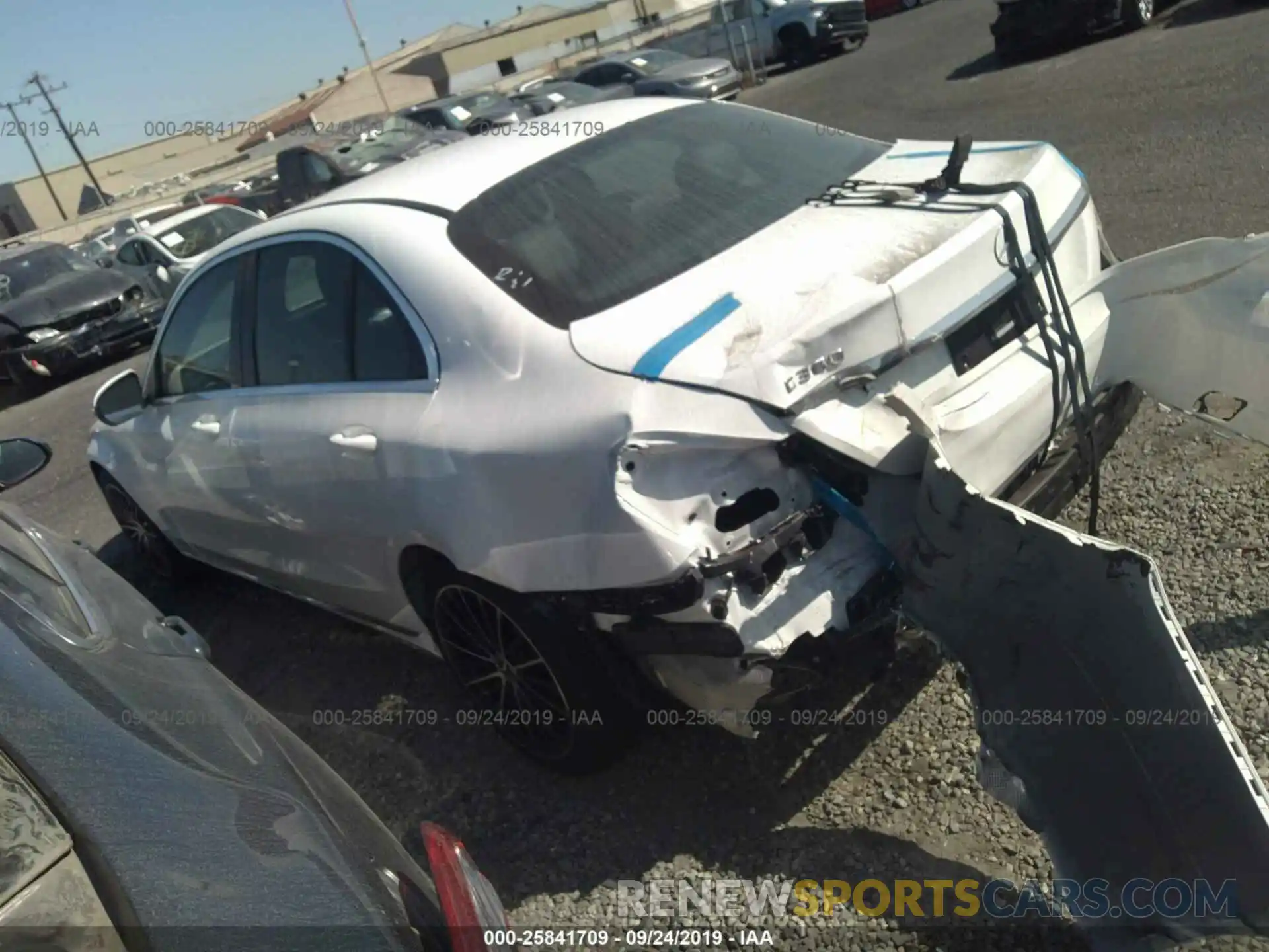 3 Photograph of a damaged car 55SWF8DB5KU300459 MERCEDES-BENZ C 2019