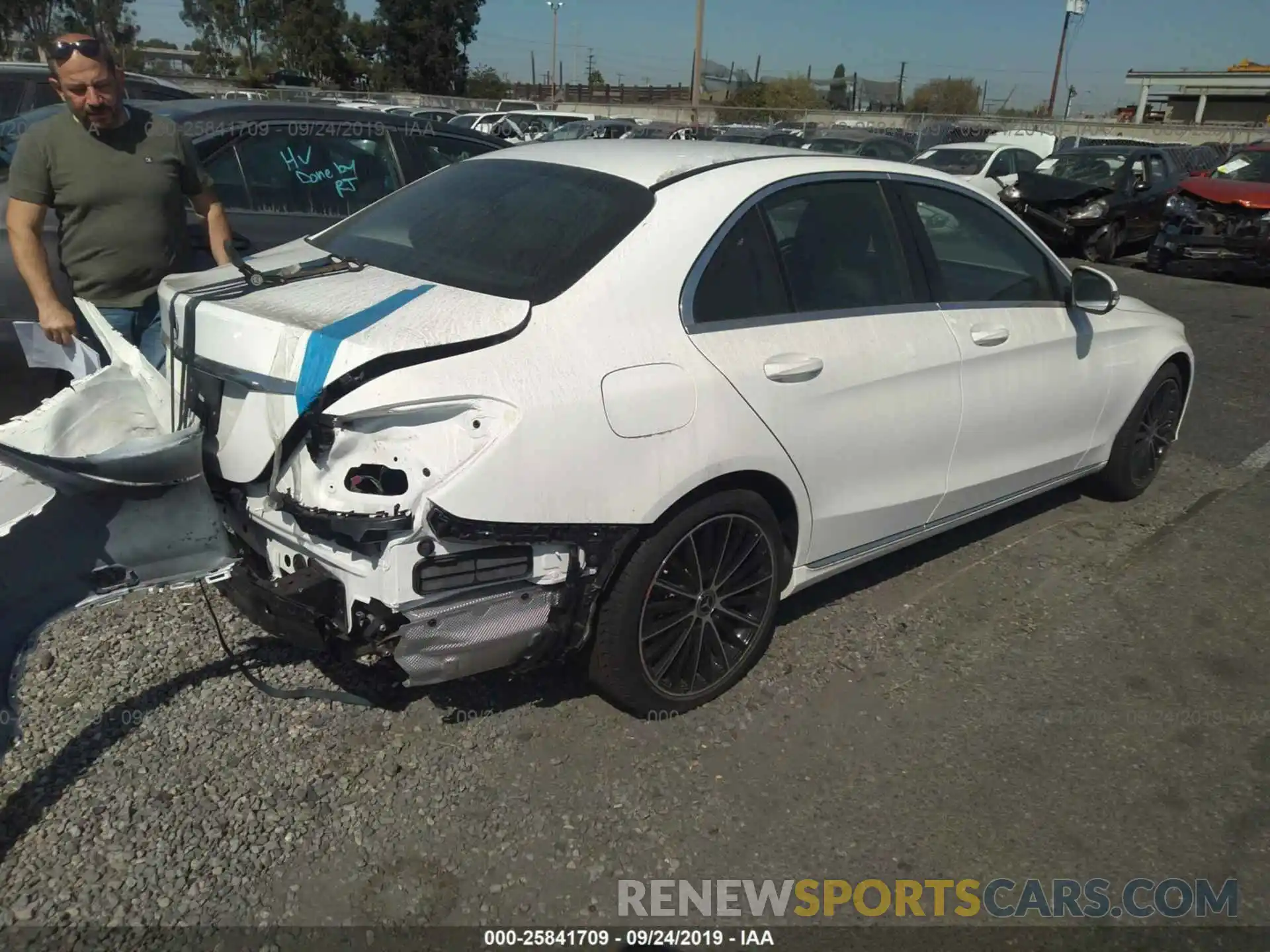 4 Photograph of a damaged car 55SWF8DB5KU300459 MERCEDES-BENZ C 2019