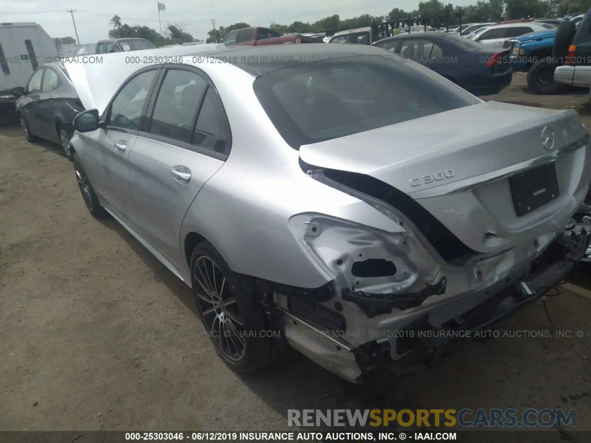 3 Photograph of a damaged car 55SWF8EB0KU292964 MERCEDES-BENZ C 2019