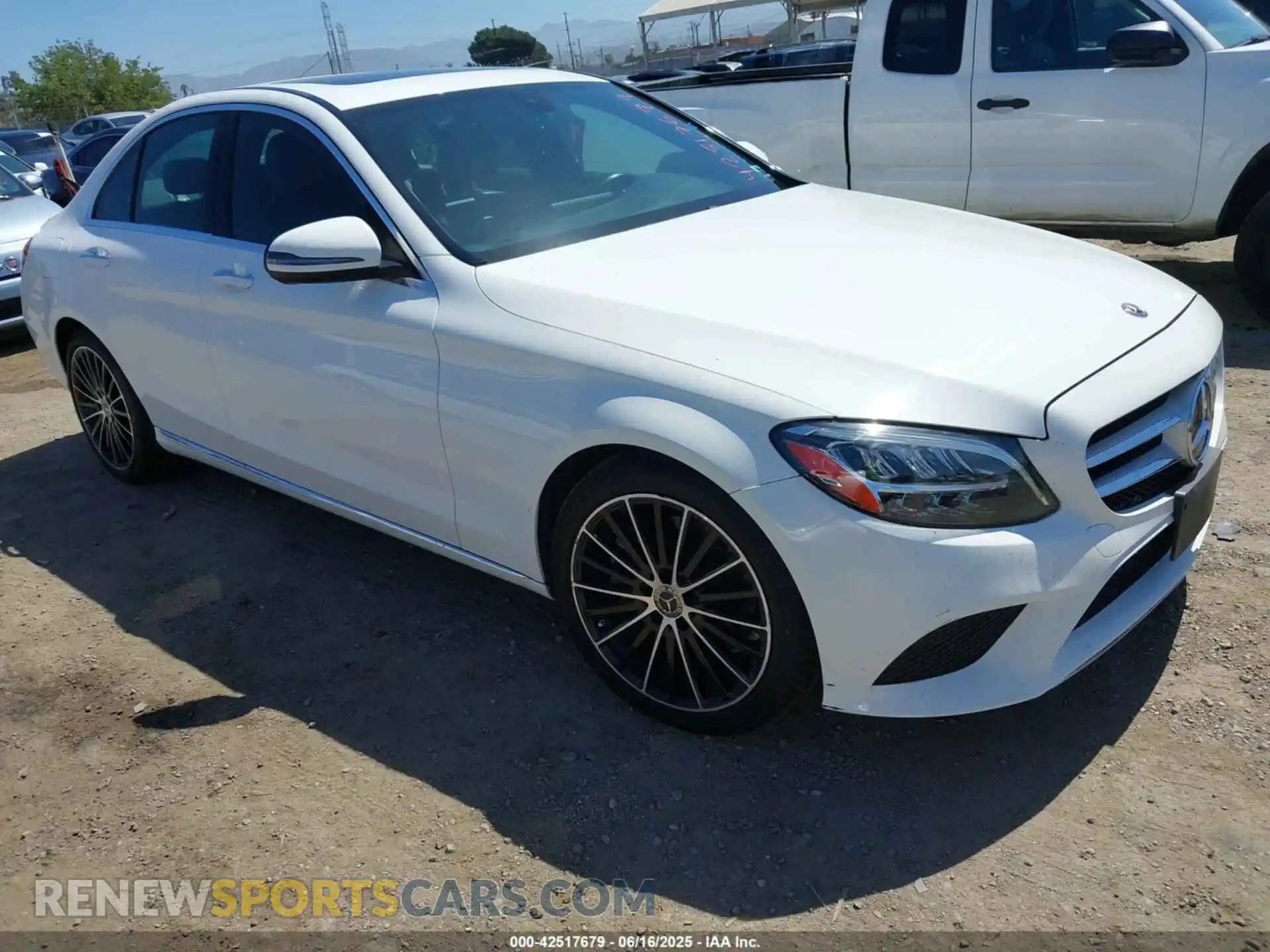 1 Фотография поврежденного автомобиля 55SWF8DB2KU296354 MERCEDES-BENZ C 300 2019