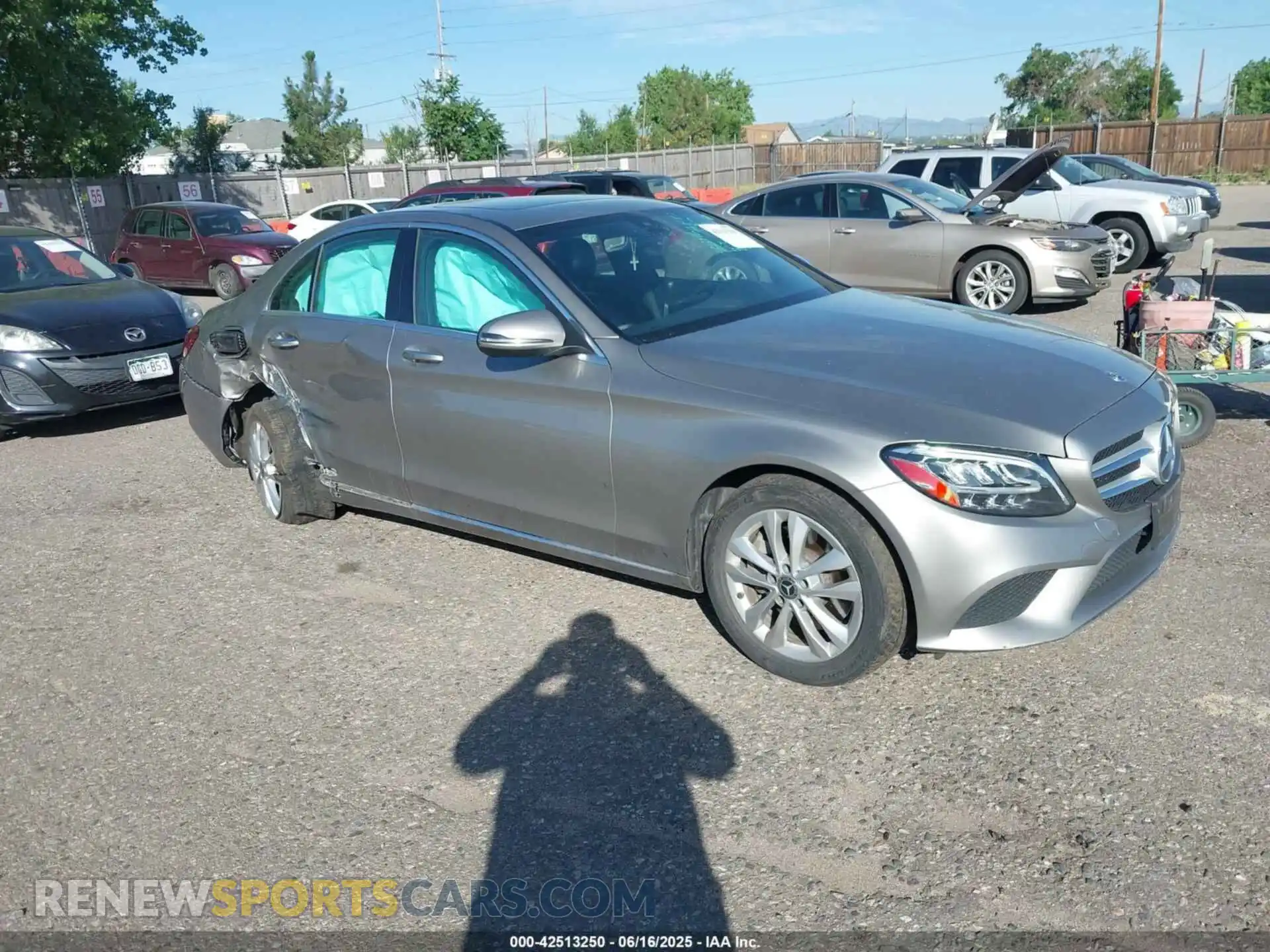 1 Фотография поврежденного автомобиля WDDWF8EB0KR501850 MERCEDES-BENZ C 300 2019