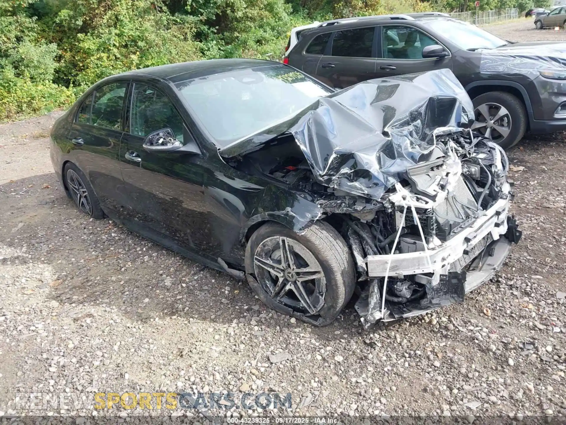 1 Фотография поврежденного автомобиля W1KAF4HB5NR059196 MERCEDES-BENZ C 300 2022
