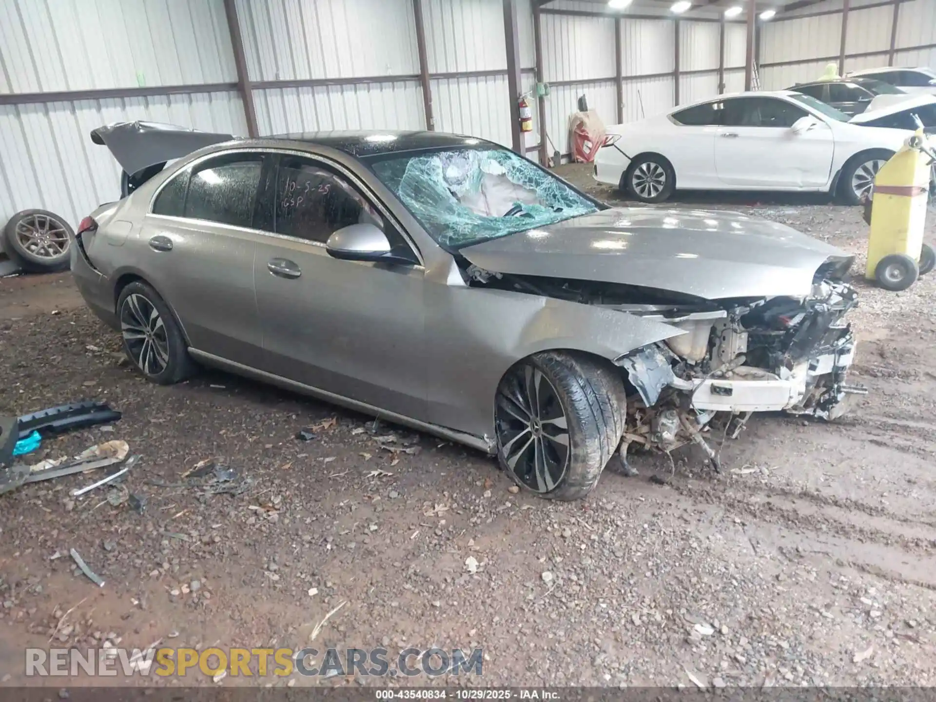 1 Фотография поврежденного автомобиля W1KAF4HB6NR044531 MERCEDES-BENZ C 300 2022