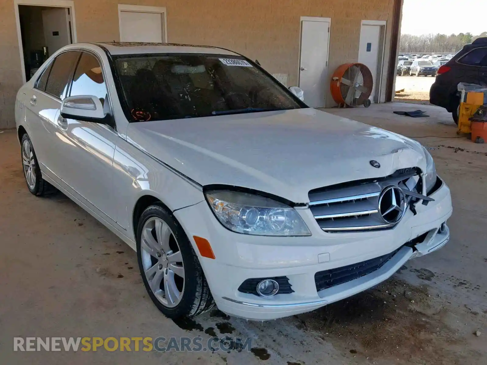 1 Photograph of a damaged car WDDGF54X79R046022 MERCEDES-BENZ C CLASS 2009