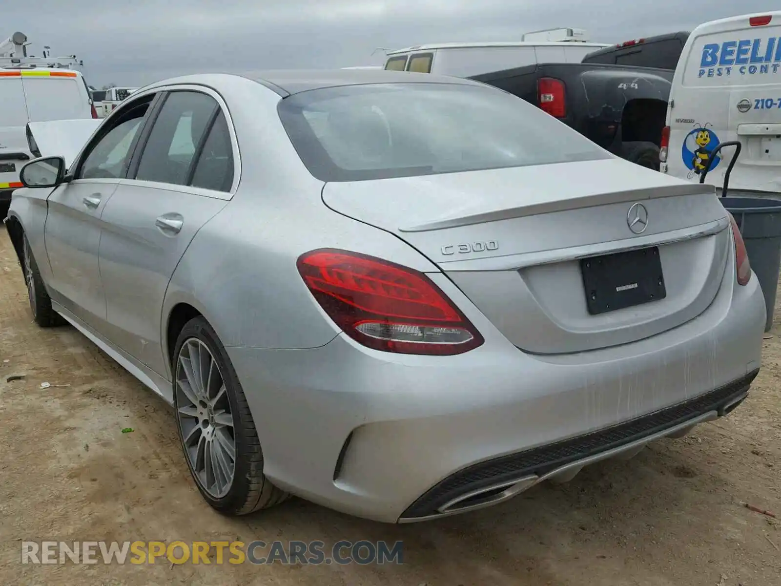 3 Photograph of a damaged car 55SWF4JB3HU223709 MERCEDES-BENZ C CLASS 2017