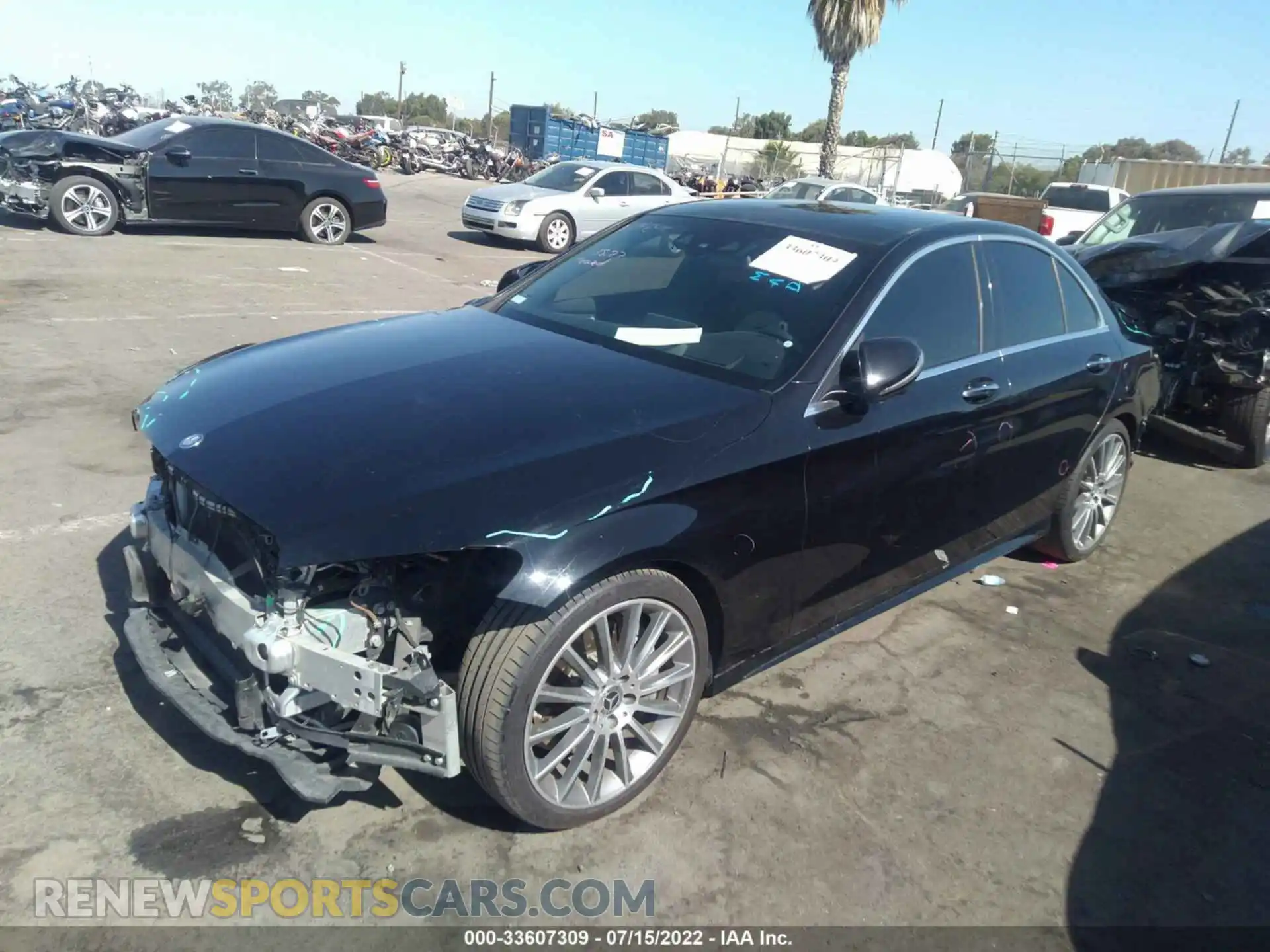 2 Photograph of a damaged car 55SWF4JB6HU216205 MERCEDES-BENZ C-CLASS 2017