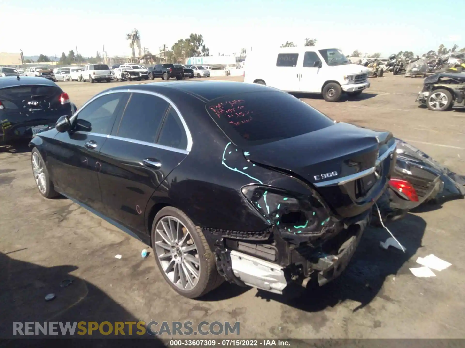 3 Photograph of a damaged car 55SWF4JB6HU216205 MERCEDES-BENZ C-CLASS 2017
