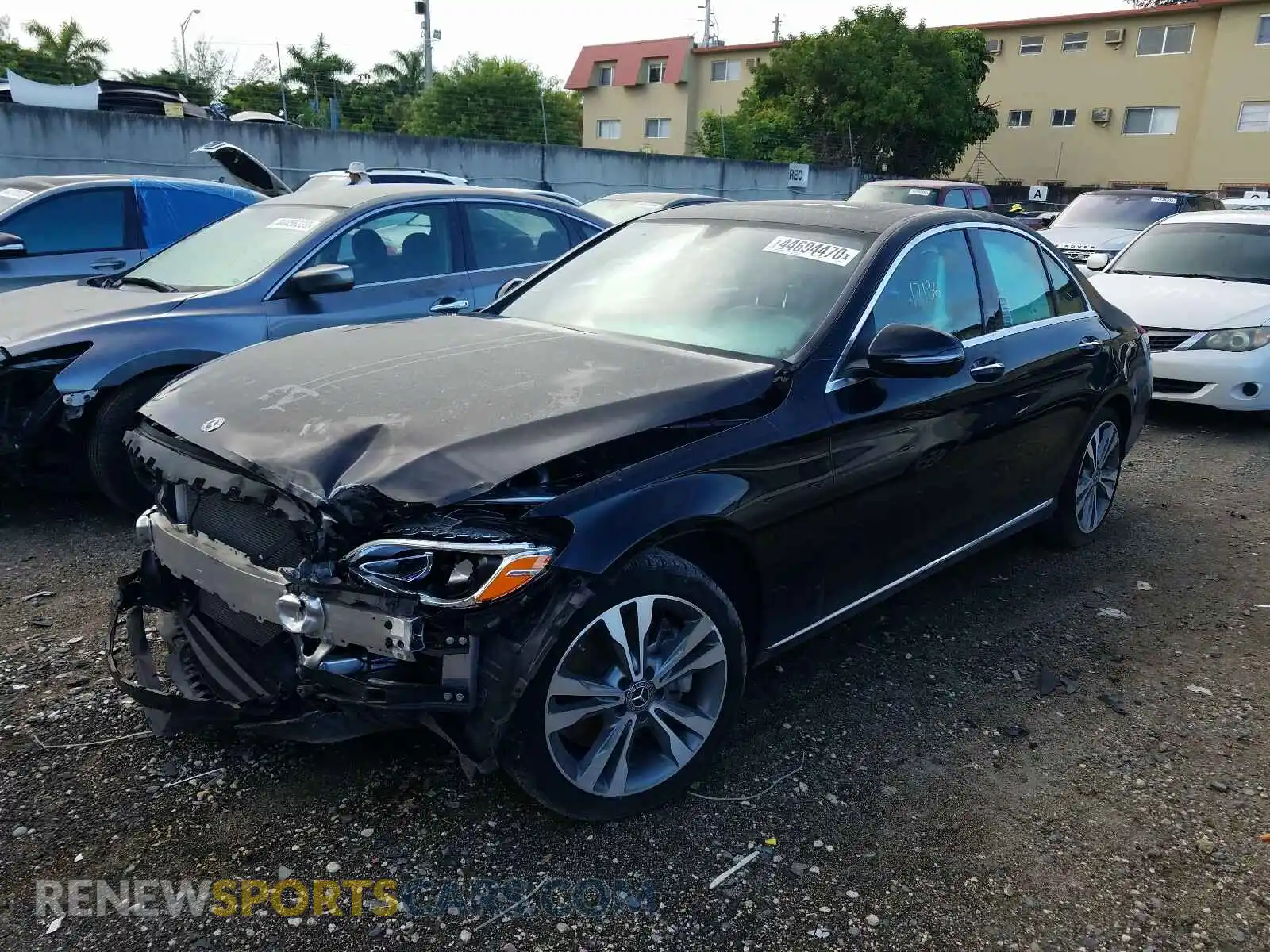 2 Photograph of a damaged car 55SWF4JB0JU278804 MERCEDES-BENZ C CLASS 2018