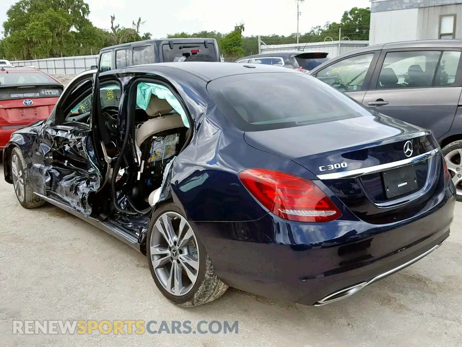 3 Photograph of a damaged car 55SWF4JB1JU274129 MERCEDES-BENZ C CLASS 2018