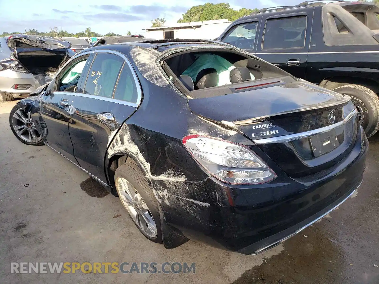 3 Photograph of a damaged car 55SWF4JB9JU235546 MERCEDES-BENZ C-CLASS 2018
