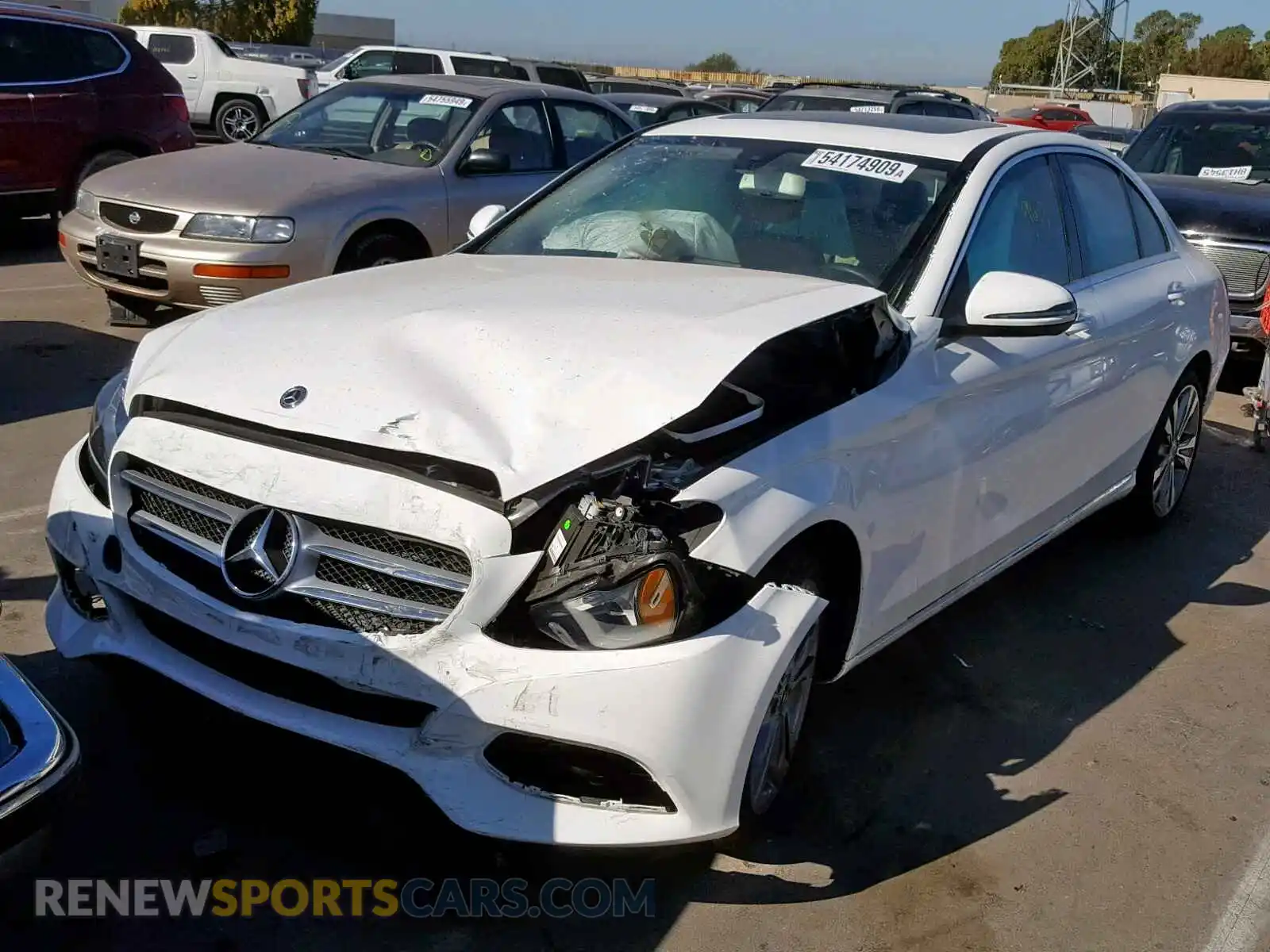 2 fotografías del automóvil dañado 55SWF4JBXJU280222 MERCEDES-BENZ C CLASS 2018