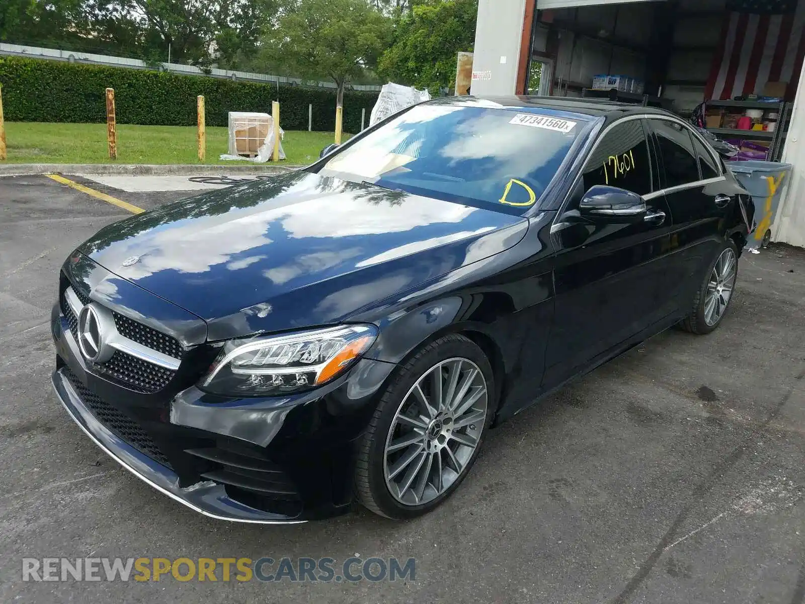2 Photograph of a damaged car 55SWF8DB0KU297499 MERCEDES-BENZ C CLASS 2019