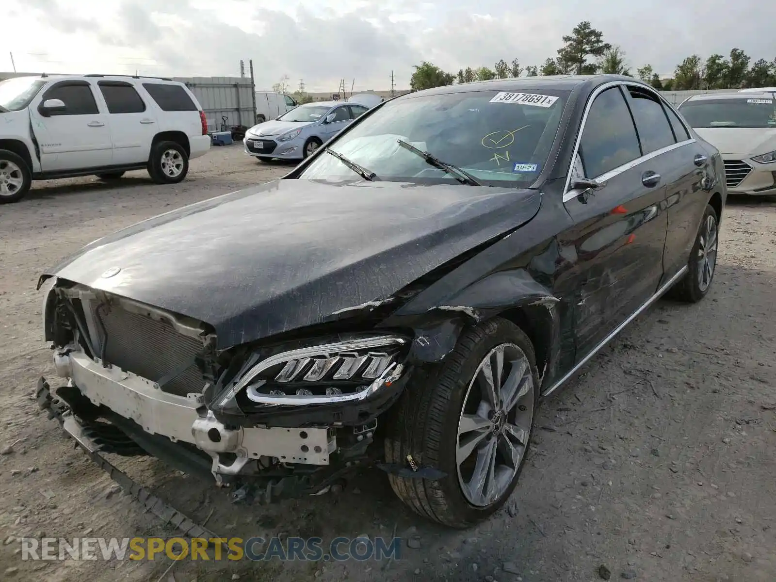 2 Photograph of a damaged car 55SWF8DB0KU306363 MERCEDES-BENZ C CLASS 2019