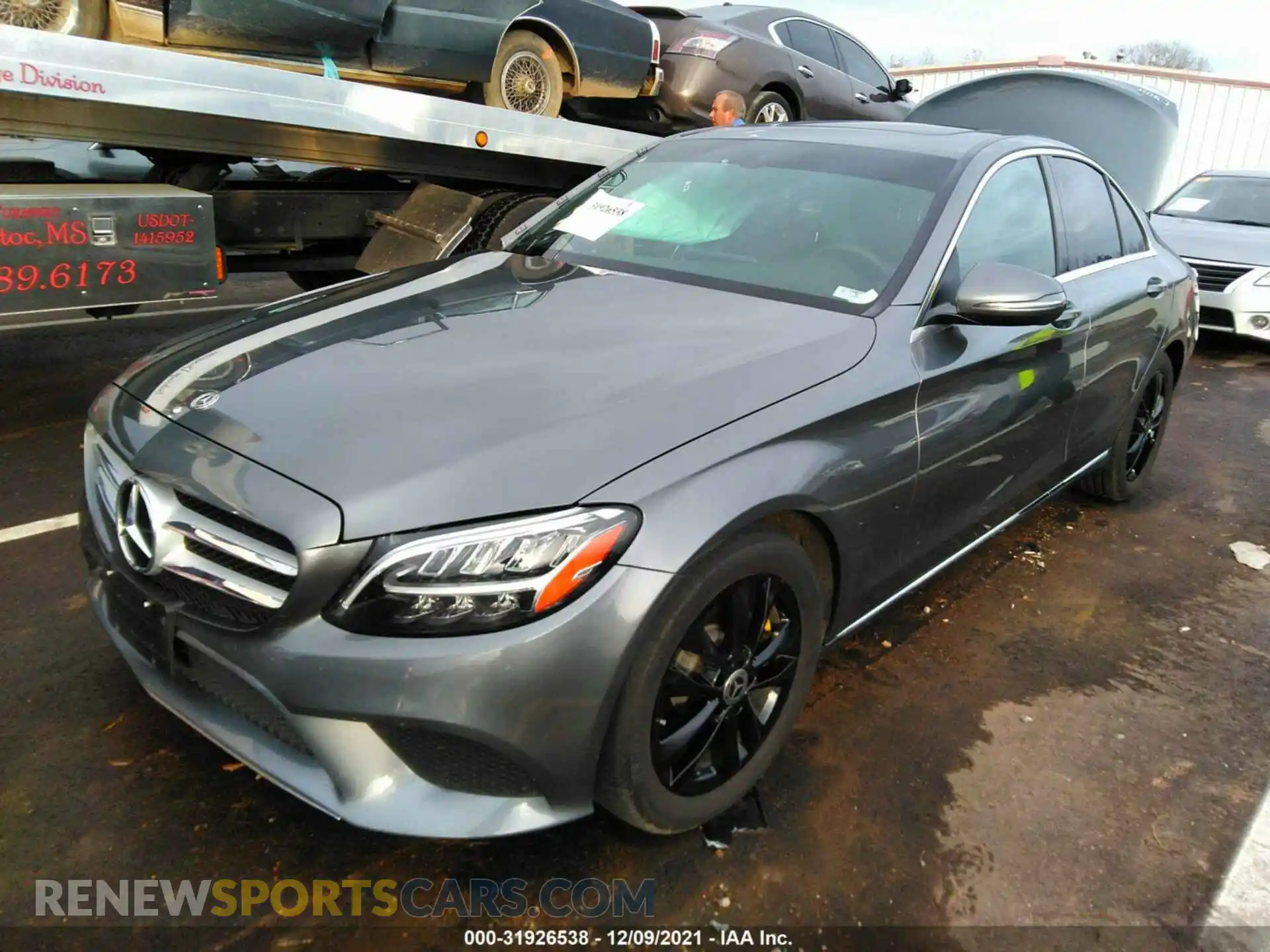 2 fotografías del automóvil dañado 55SWF8DB5KU311767 MERCEDES-BENZ C-CLASS 2019