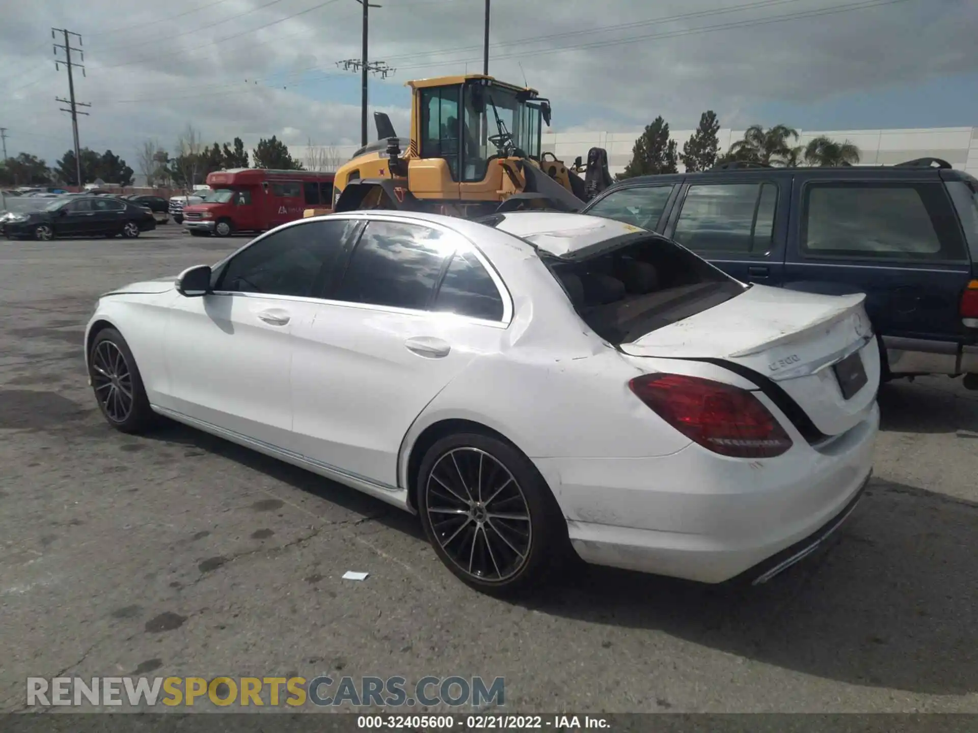 3 Photograph of a damaged car 55SWF8DB6KU314435 MERCEDES-BENZ C-CLASS 2019