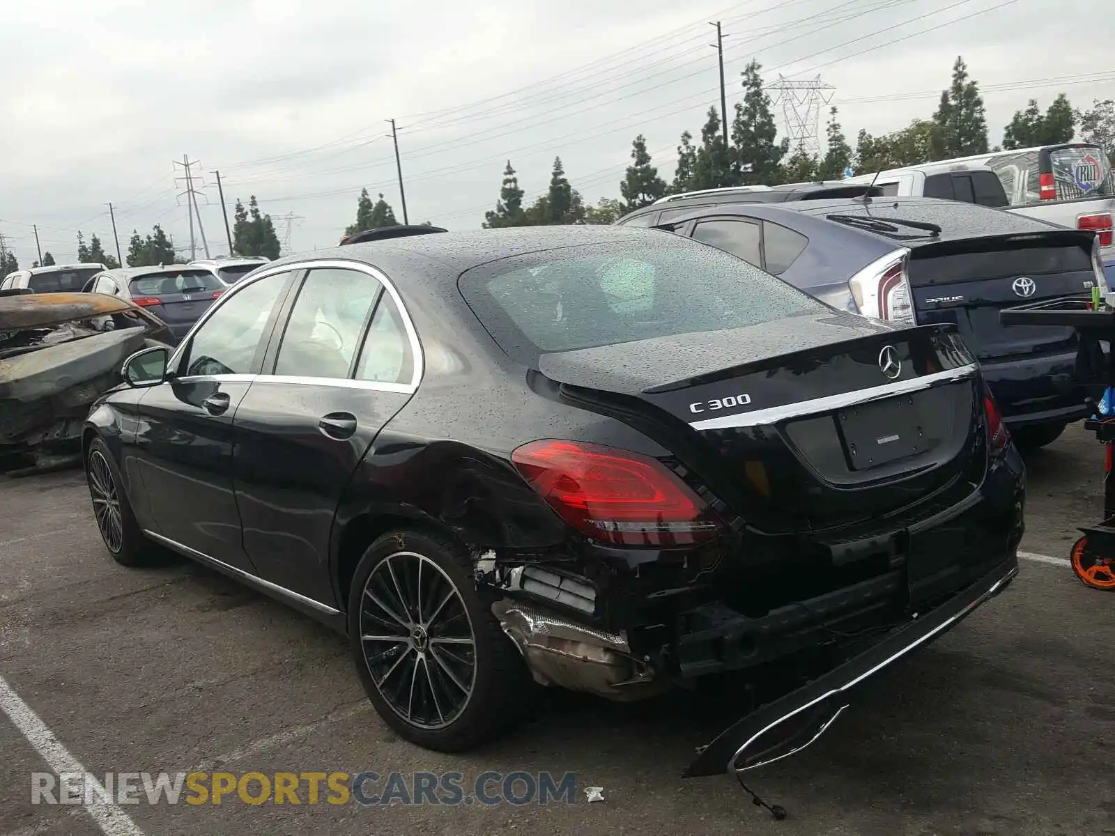 3 Photograph of a damaged car 55SWF8DB8KU295418 MERCEDES-BENZ C CLASS 2019