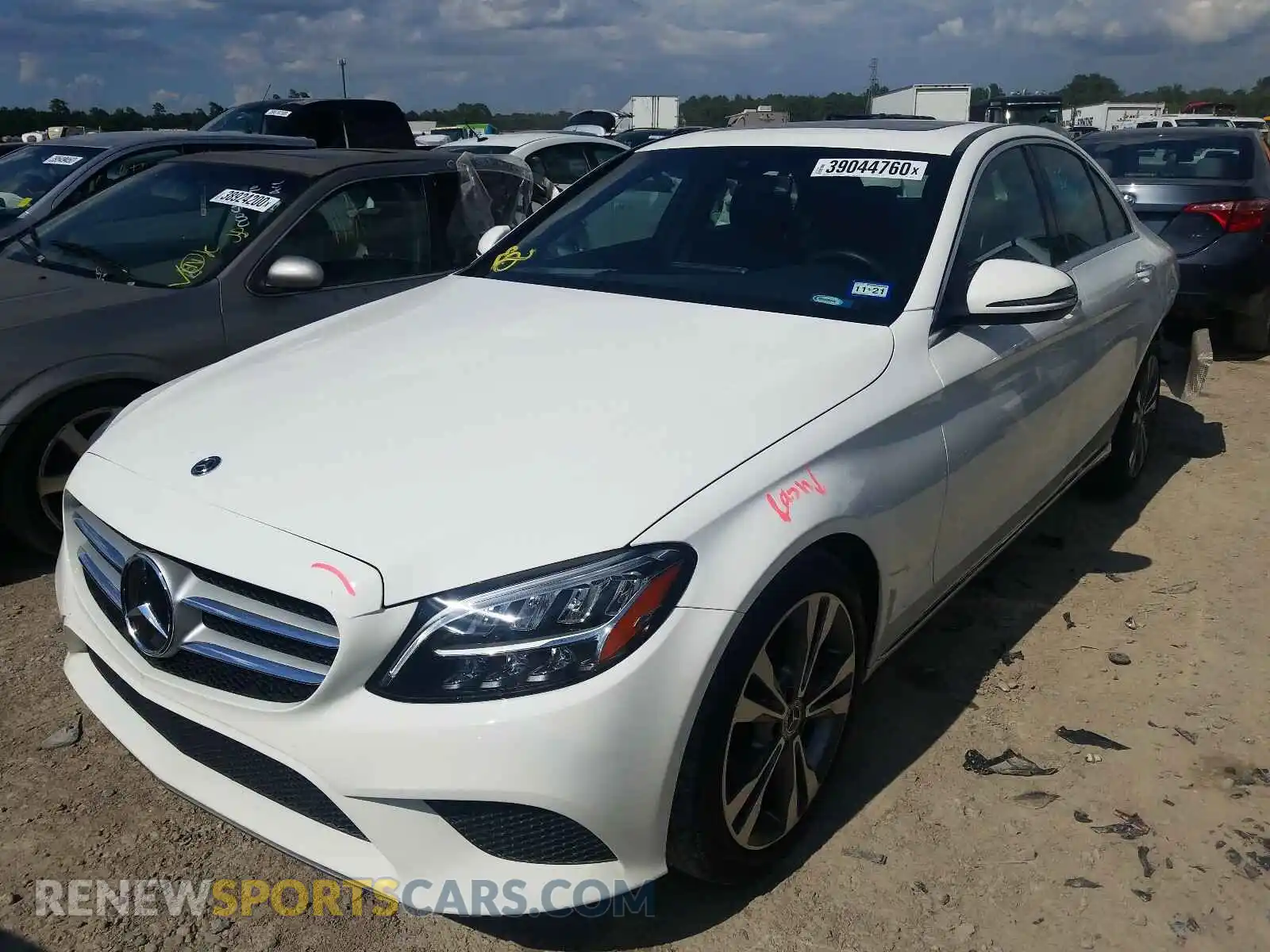 2 Photograph of a damaged car 55SWF8DBXKU284419 MERCEDES-BENZ C CLASS 2019