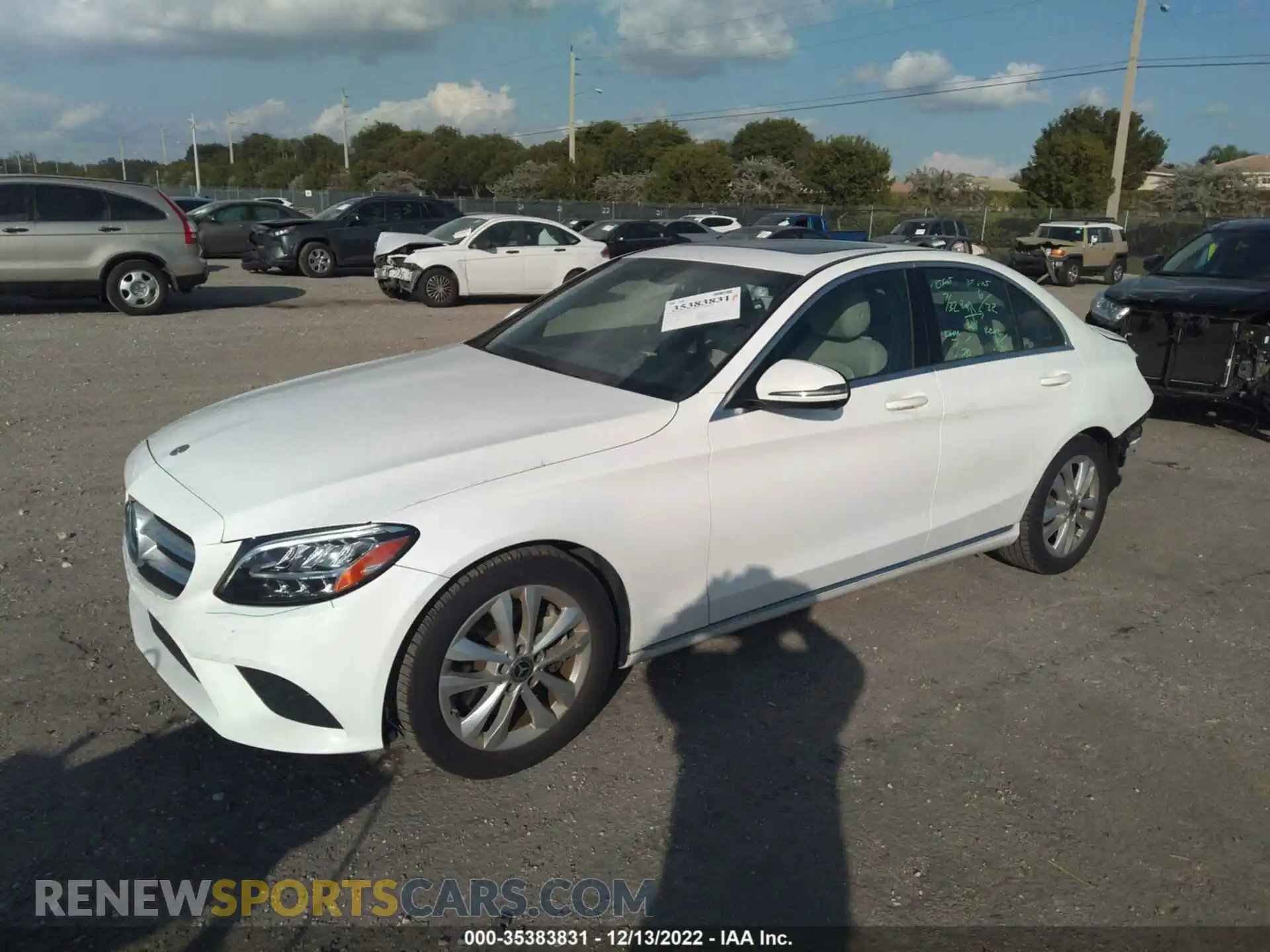 2 fotografías del automóvil dañado 55SWF8DBXKU295260 MERCEDES-BENZ C-CLASS 2019