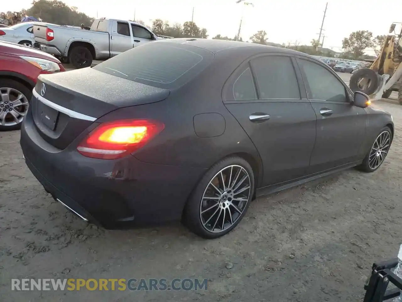 3 Фотография поврежденного автомобиля 55SWF8DBXKU305026 MERCEDES-BENZ C-CLASS 2019