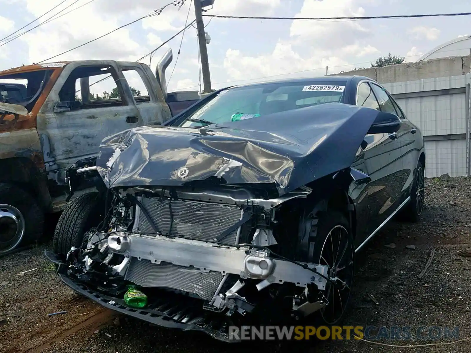 2 Photograph of a damaged car 55SWF8EB0KU312078 MERCEDES-BENZ C CLASS 2019
